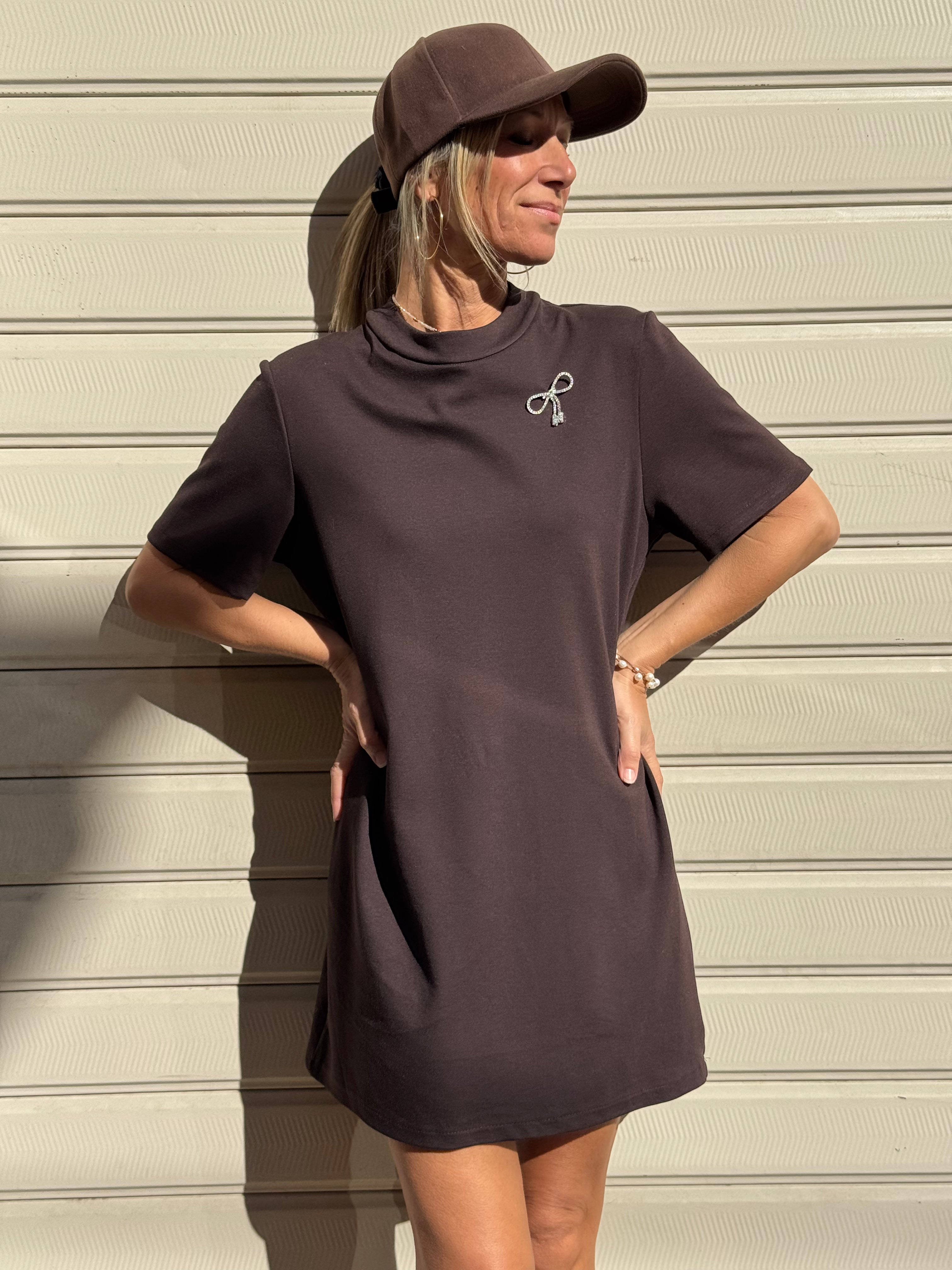 Abito spilla fiocco adora