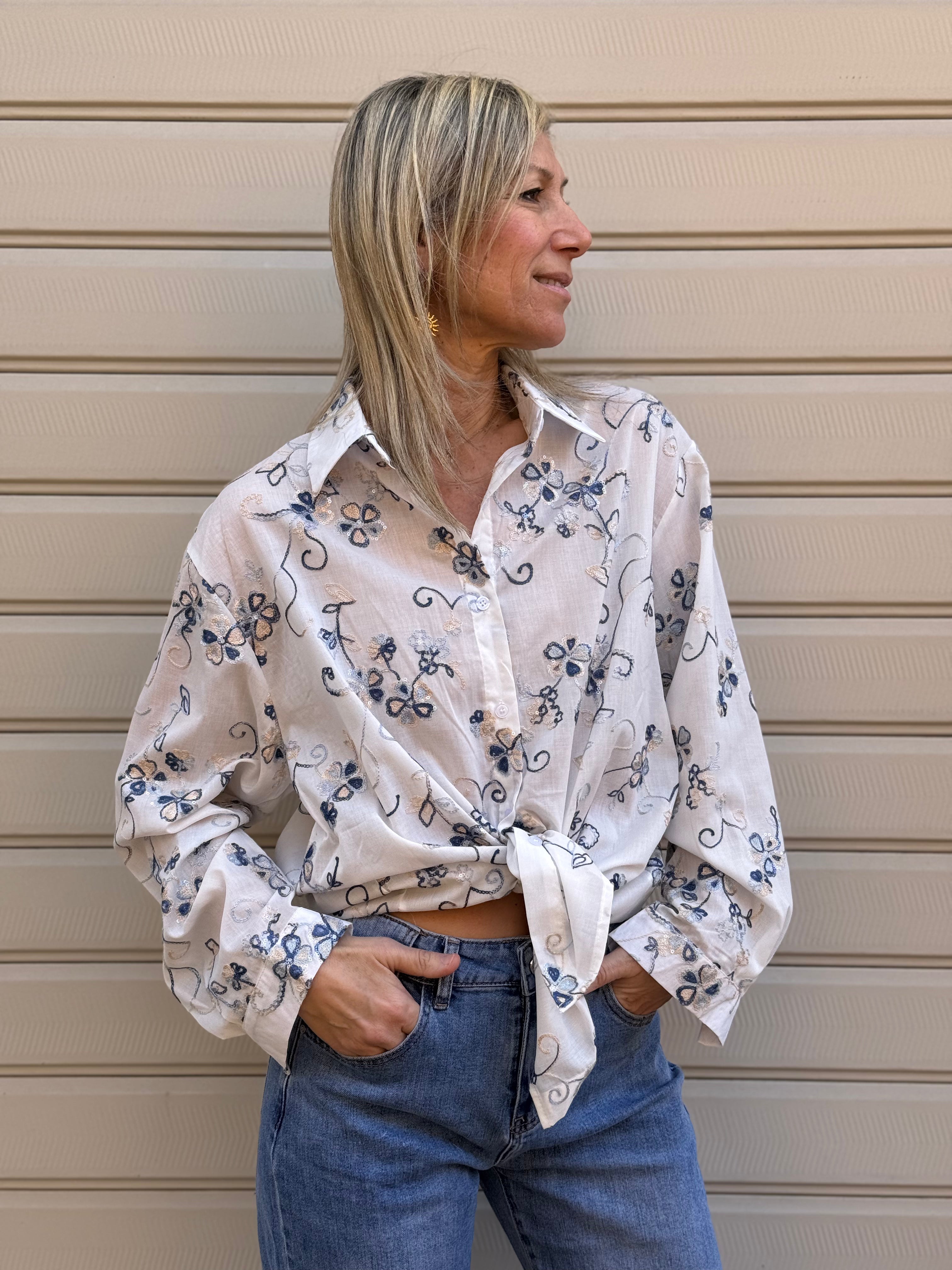 Camicia ricami e paillettes adora