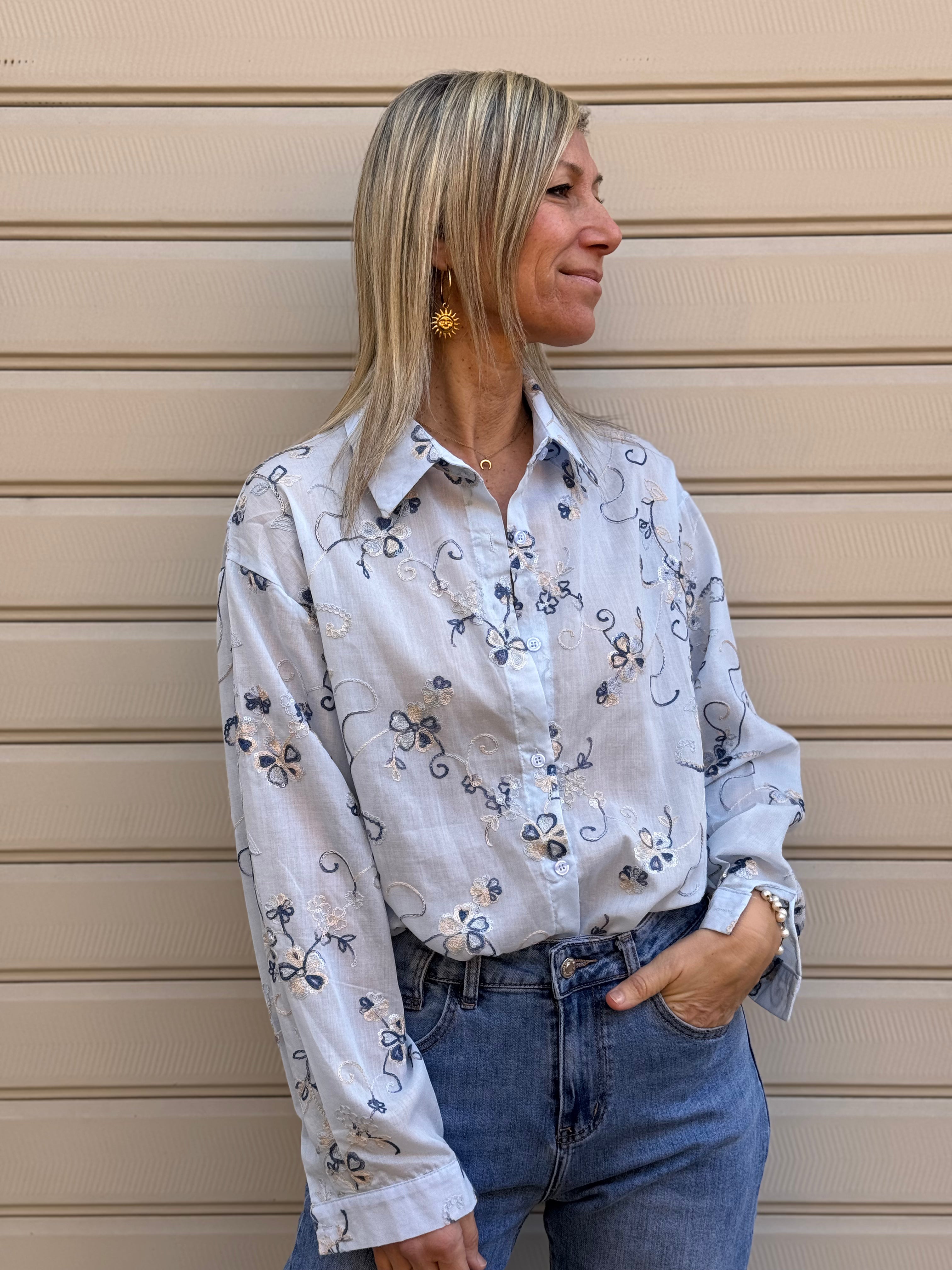 Camicia ricami e paillettes adora