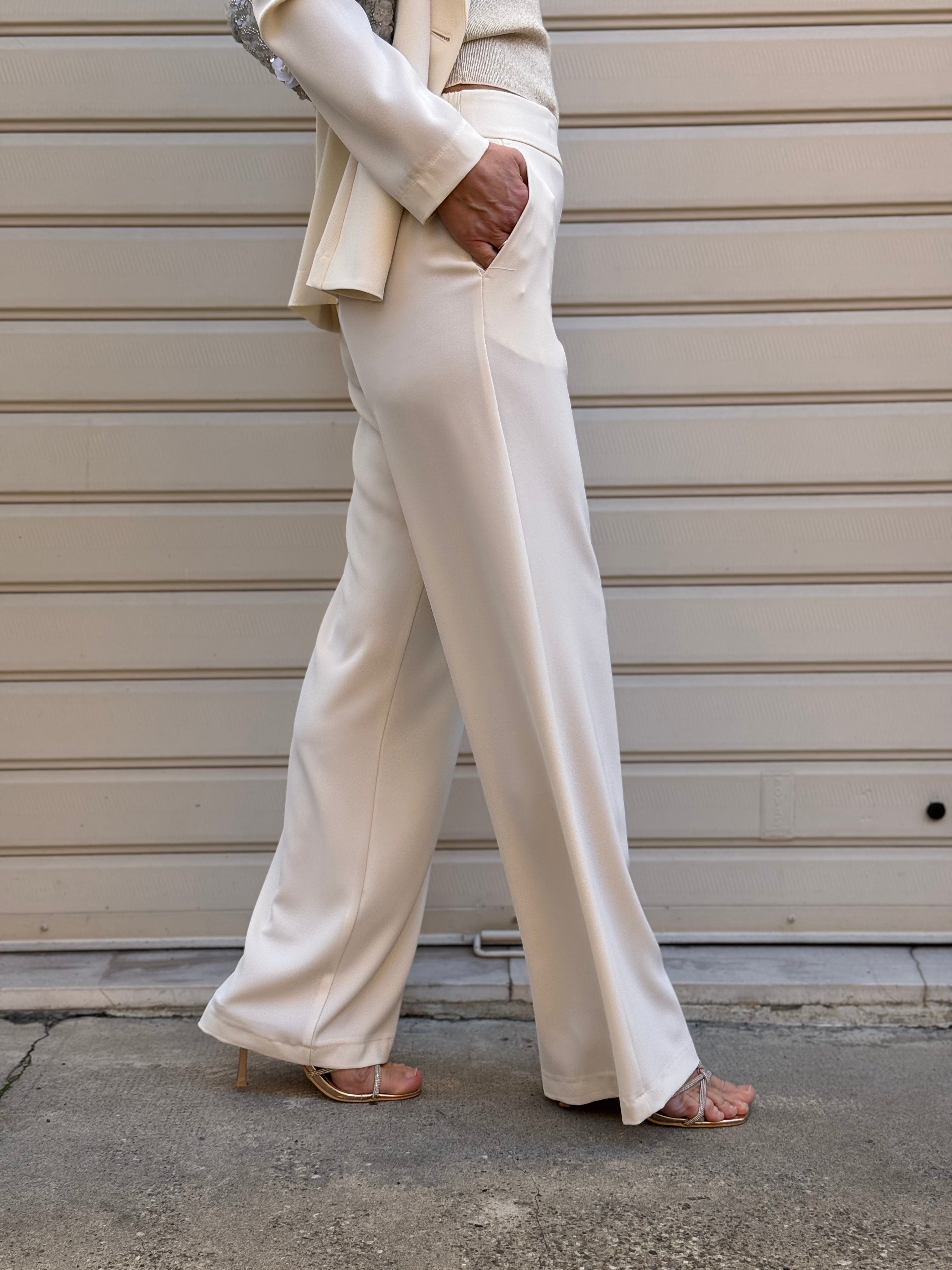 Tailleur fluido kontatto