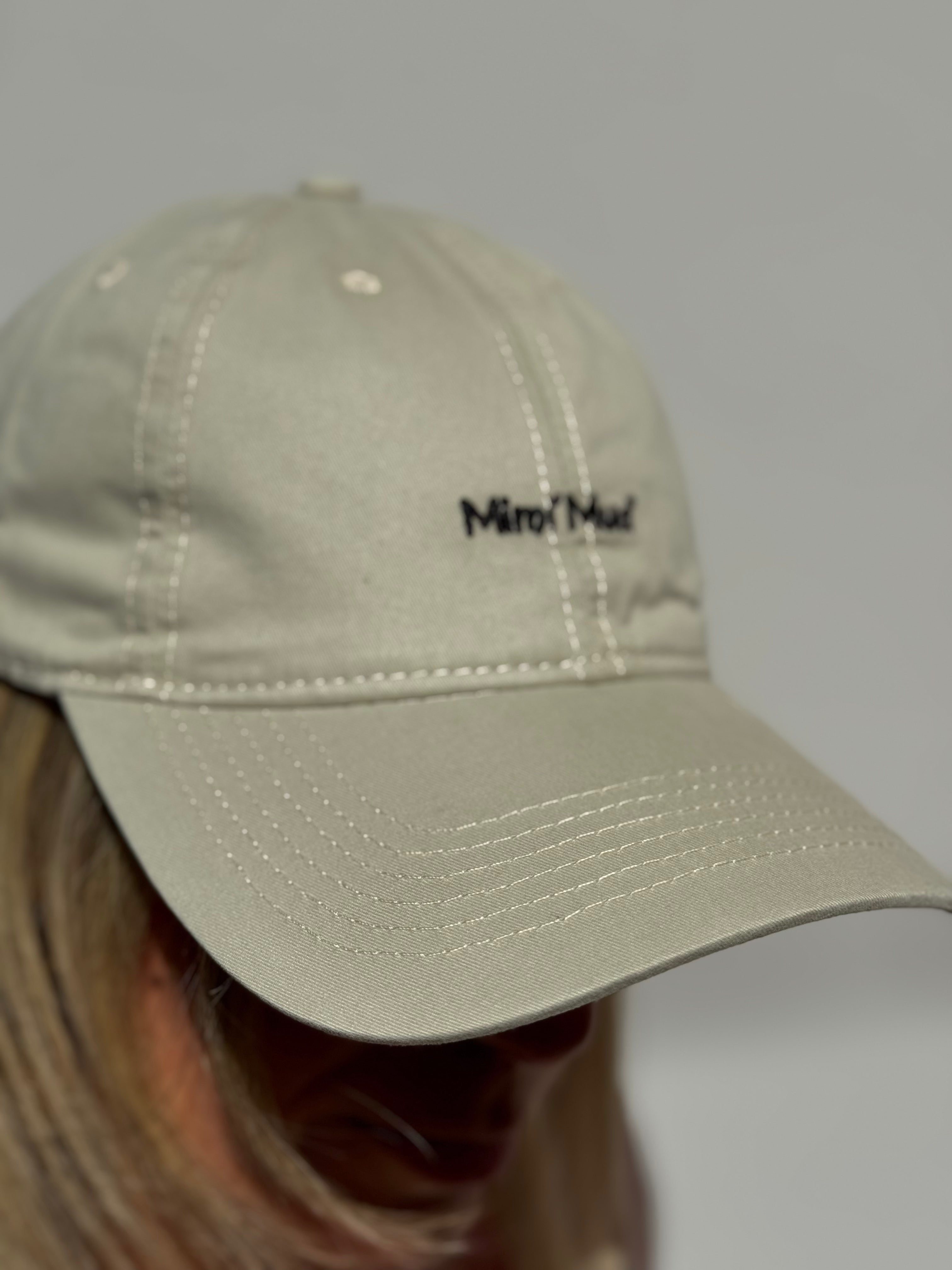 Cappello con visiera mimì