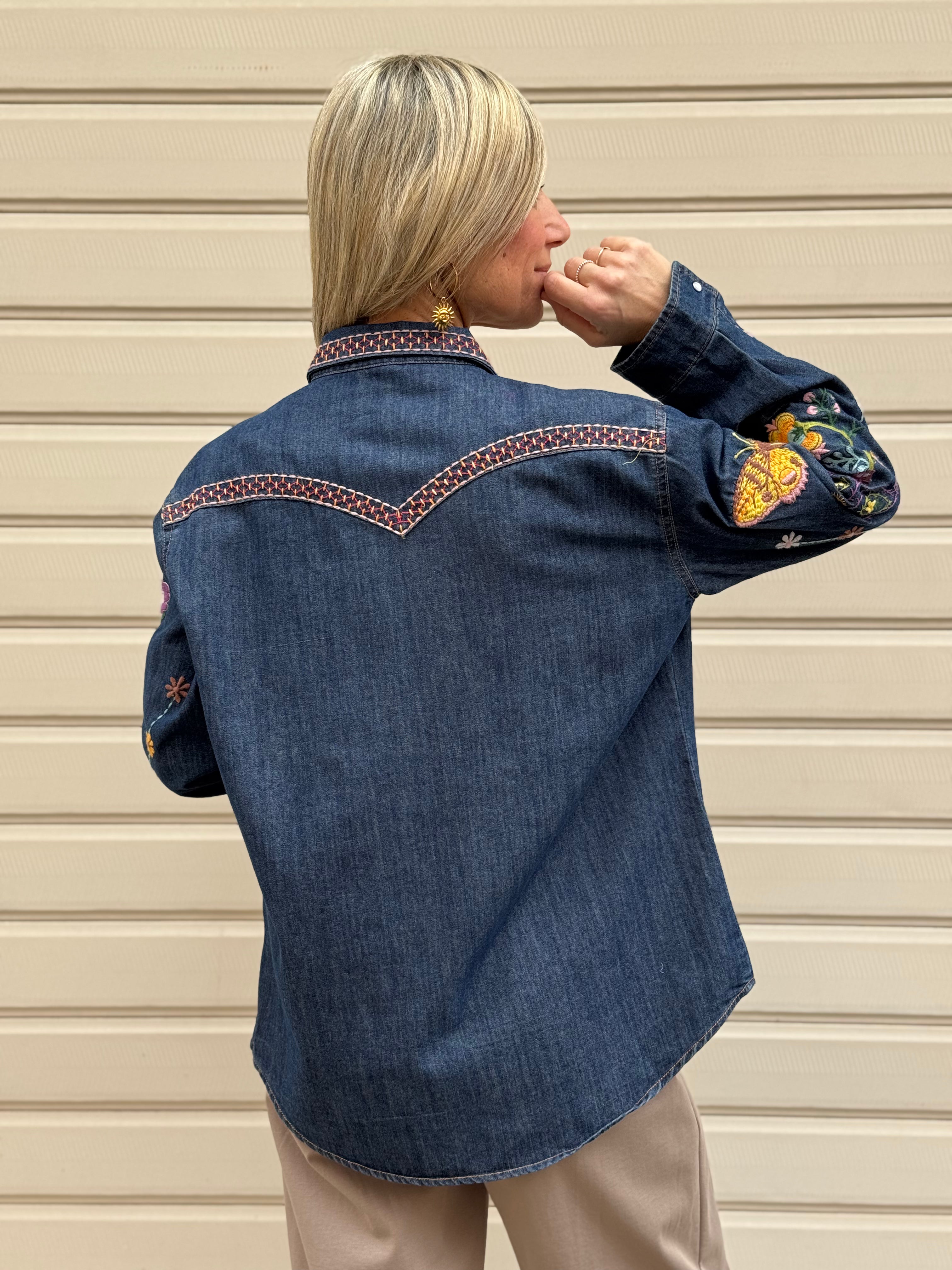 Camicia jeans ricami kontatto