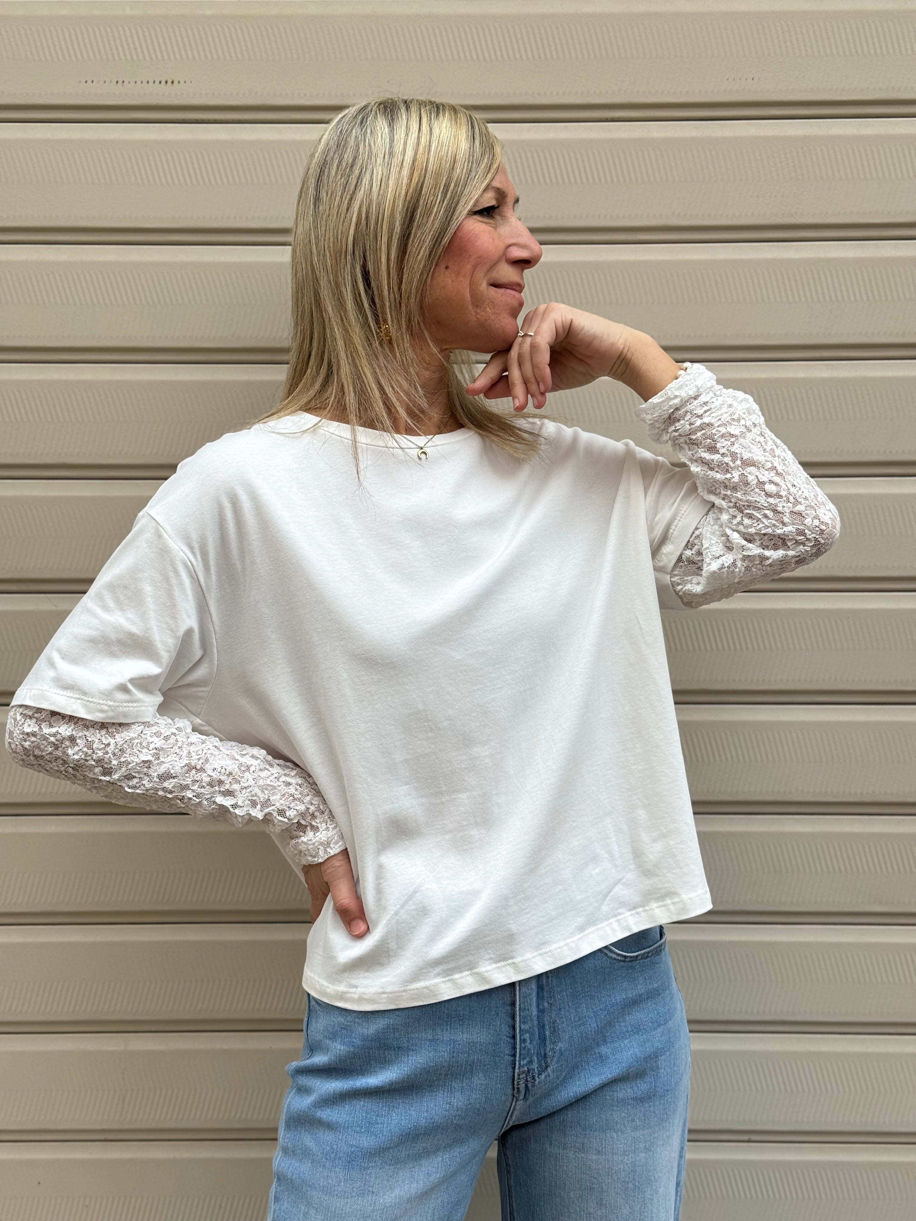 Tshirt maniche pizzo adora