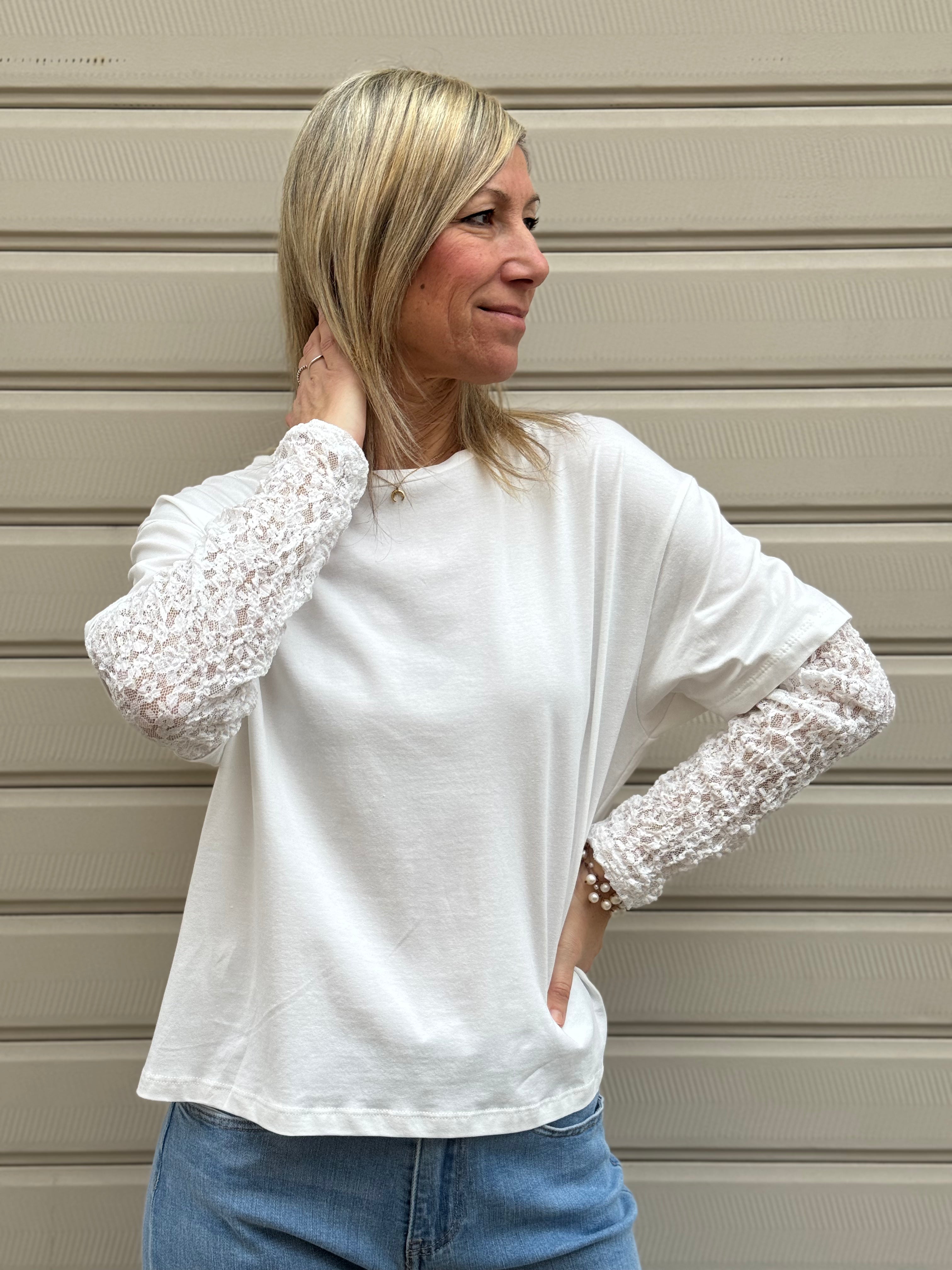 Tshirt maniche pizzo adora