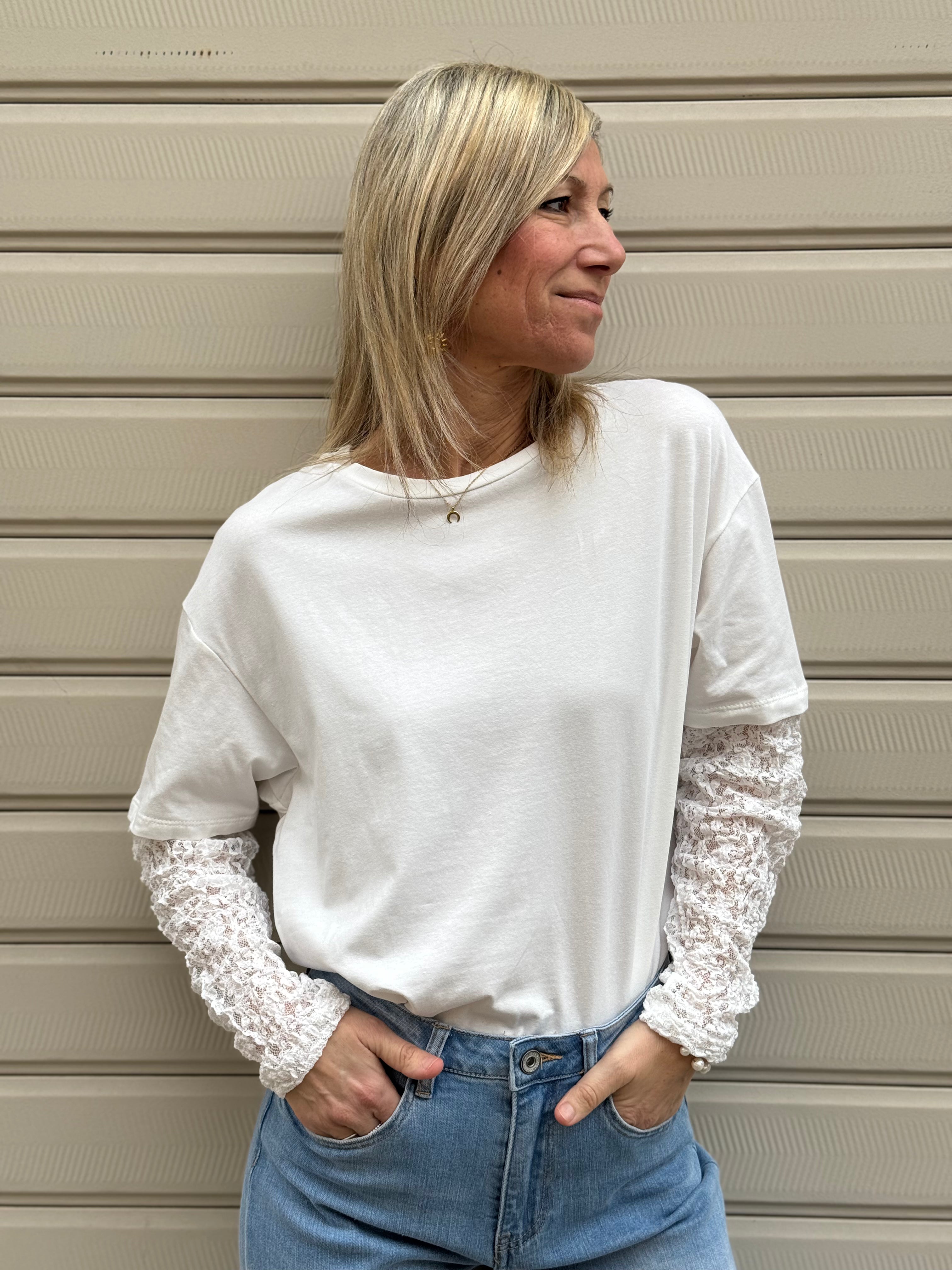 Tshirt maniche pizzo adora