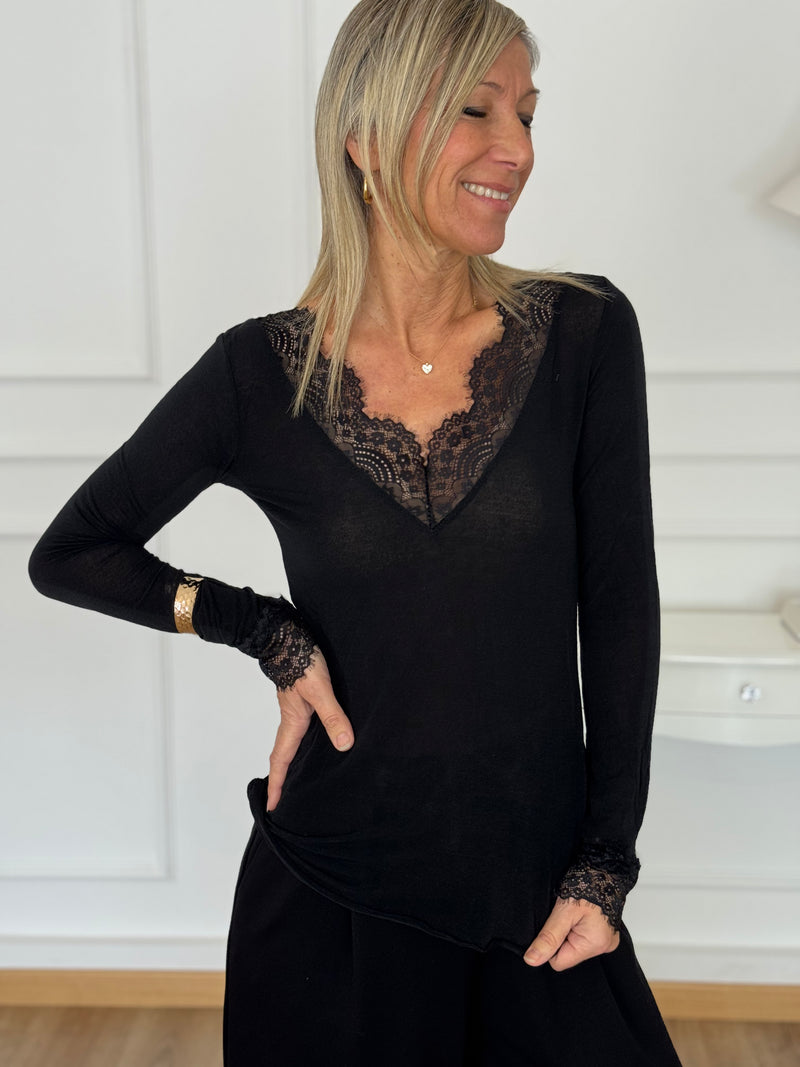 Second skin scollo V pizzo adora