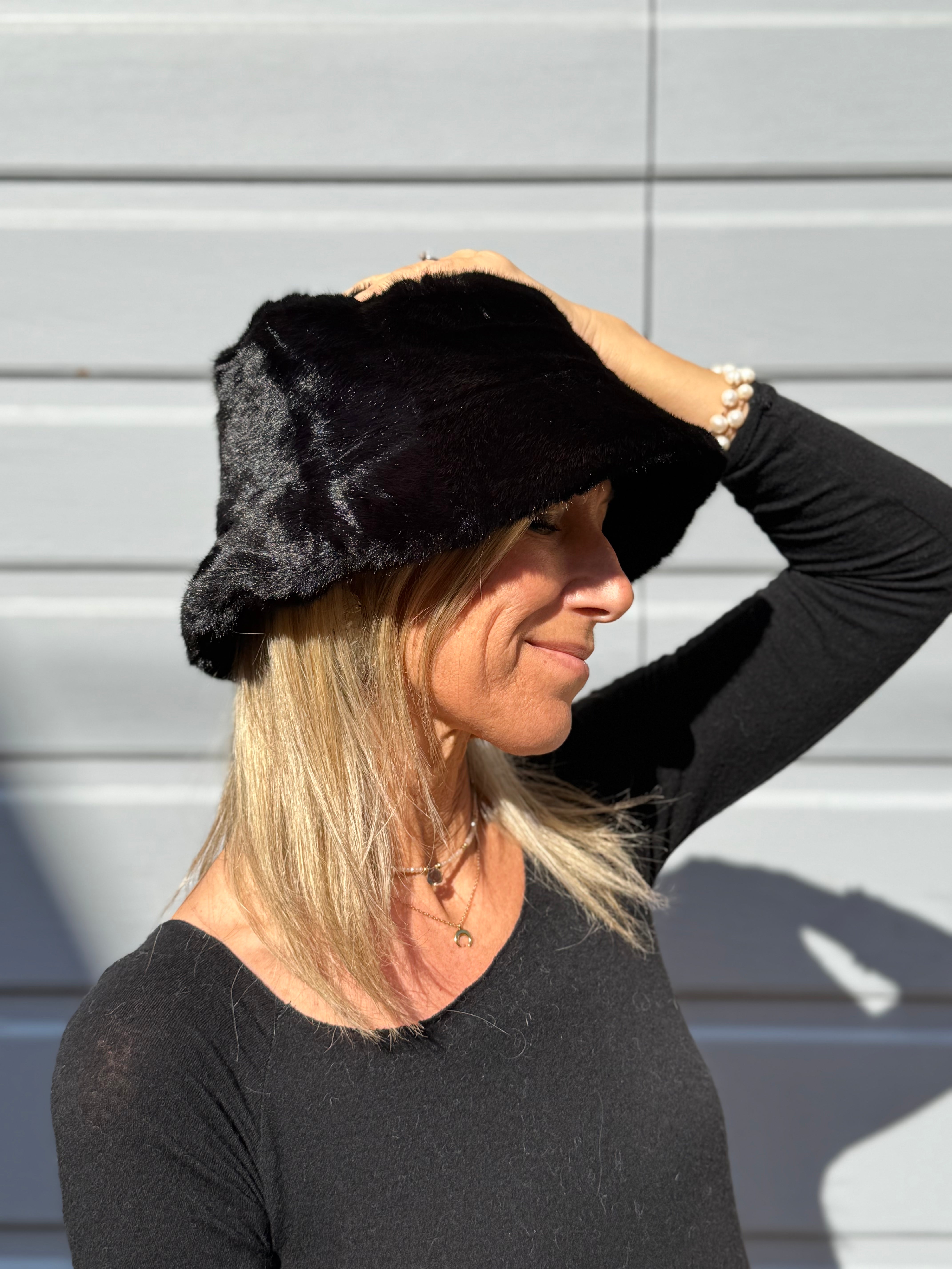 Cappello bucket ecopelliccia