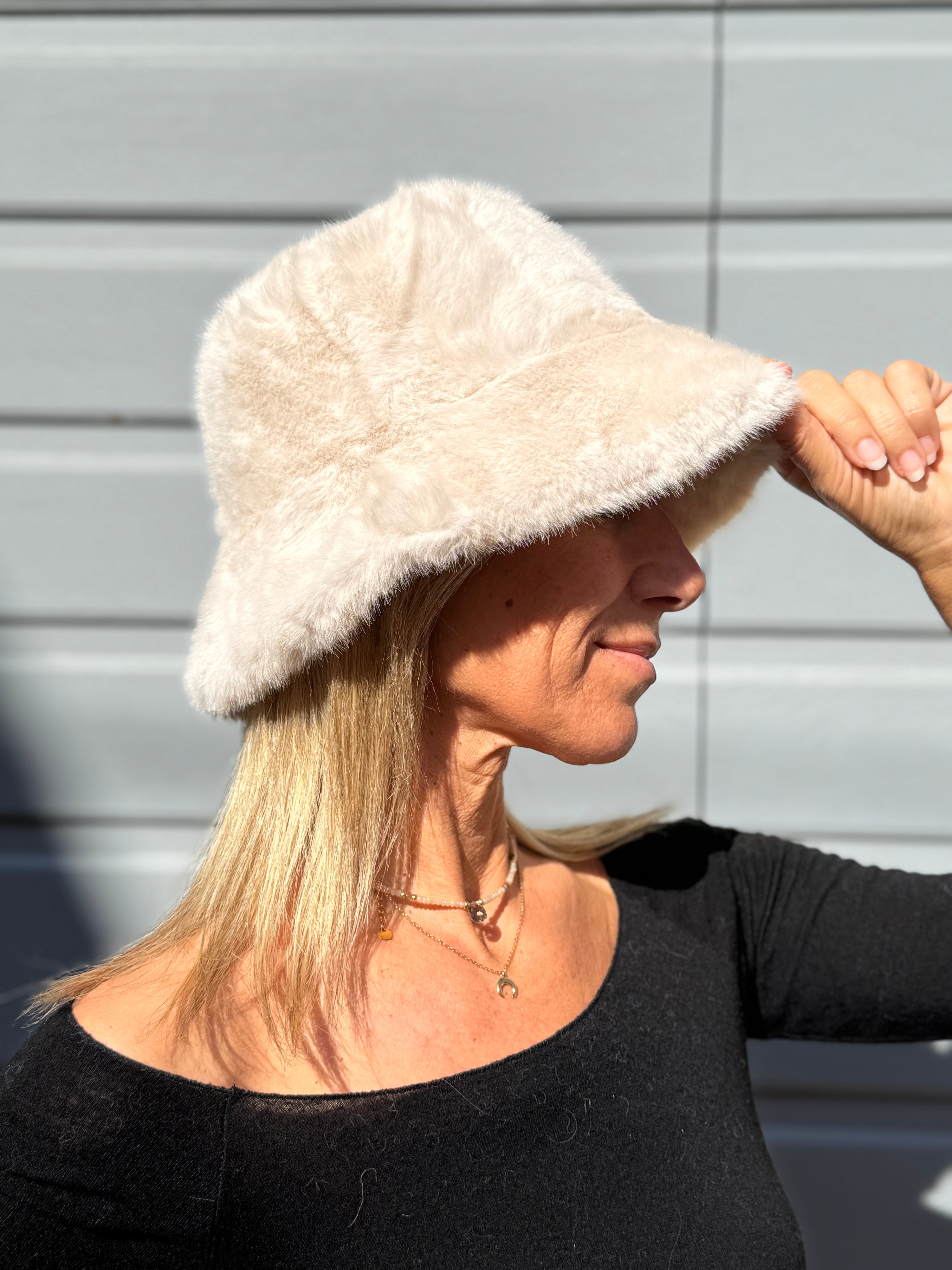 Cappello bucket ecopelliccia