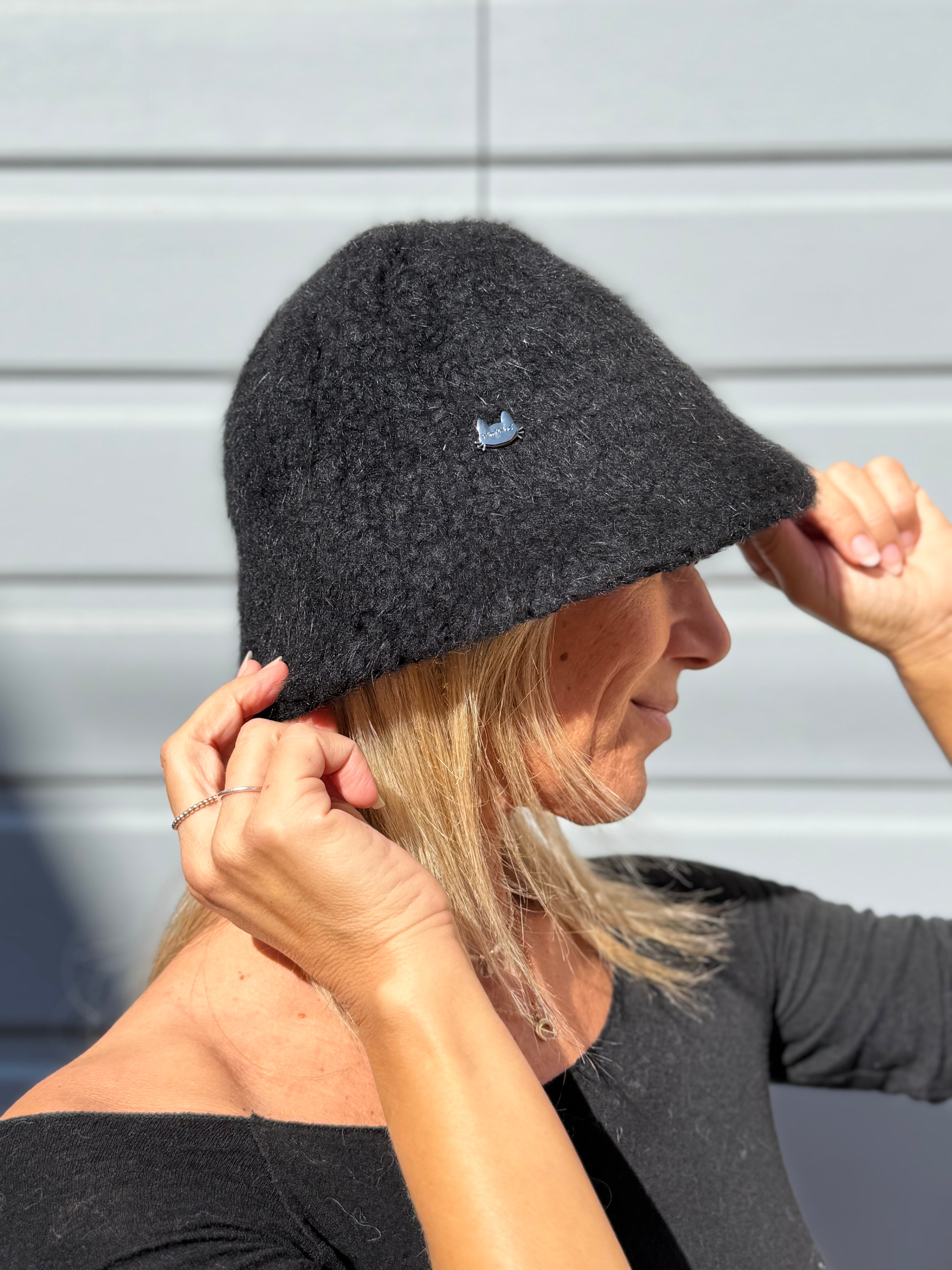 Cappello bucket bouclè