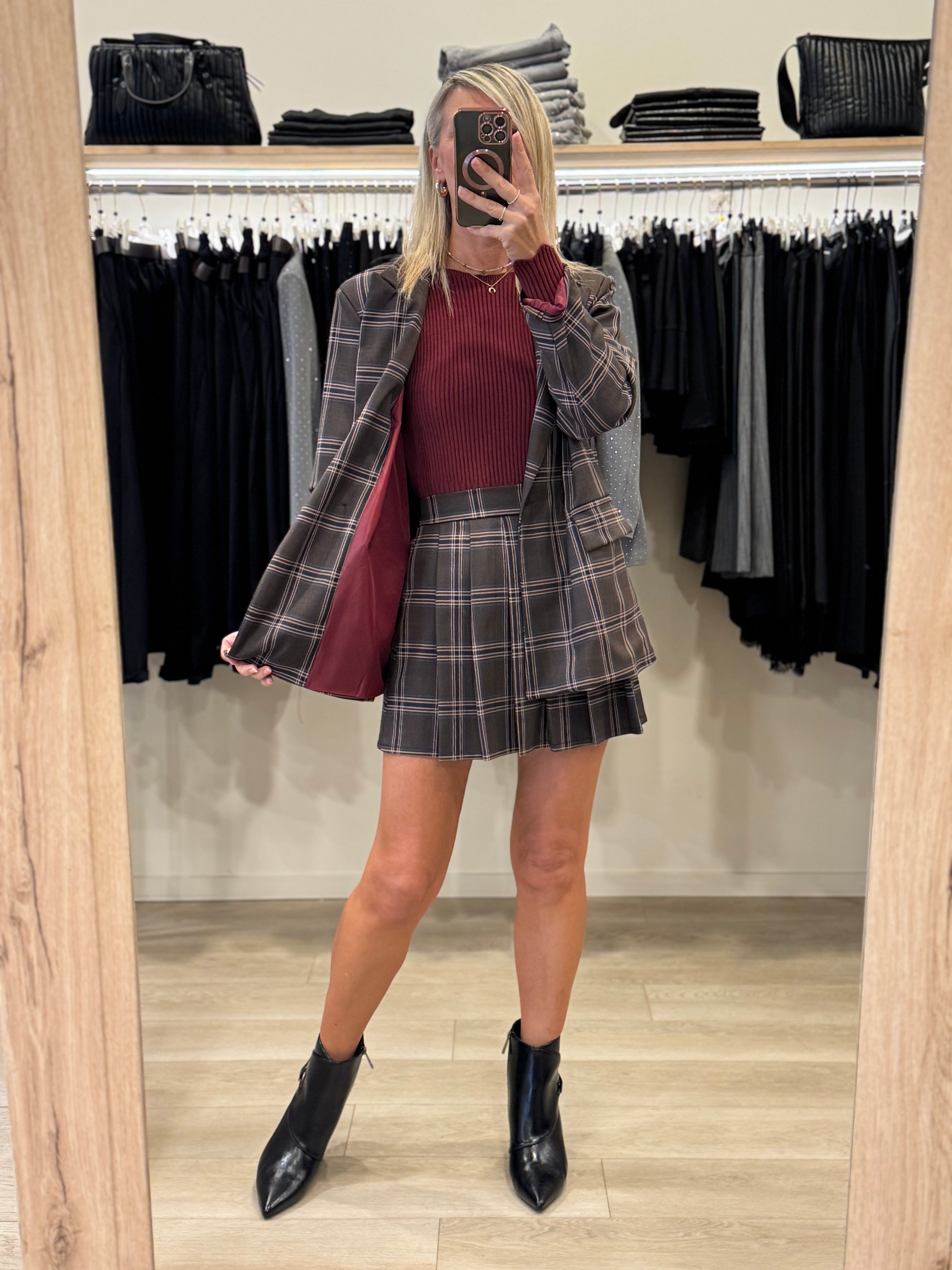 Gonna check pieghe adora