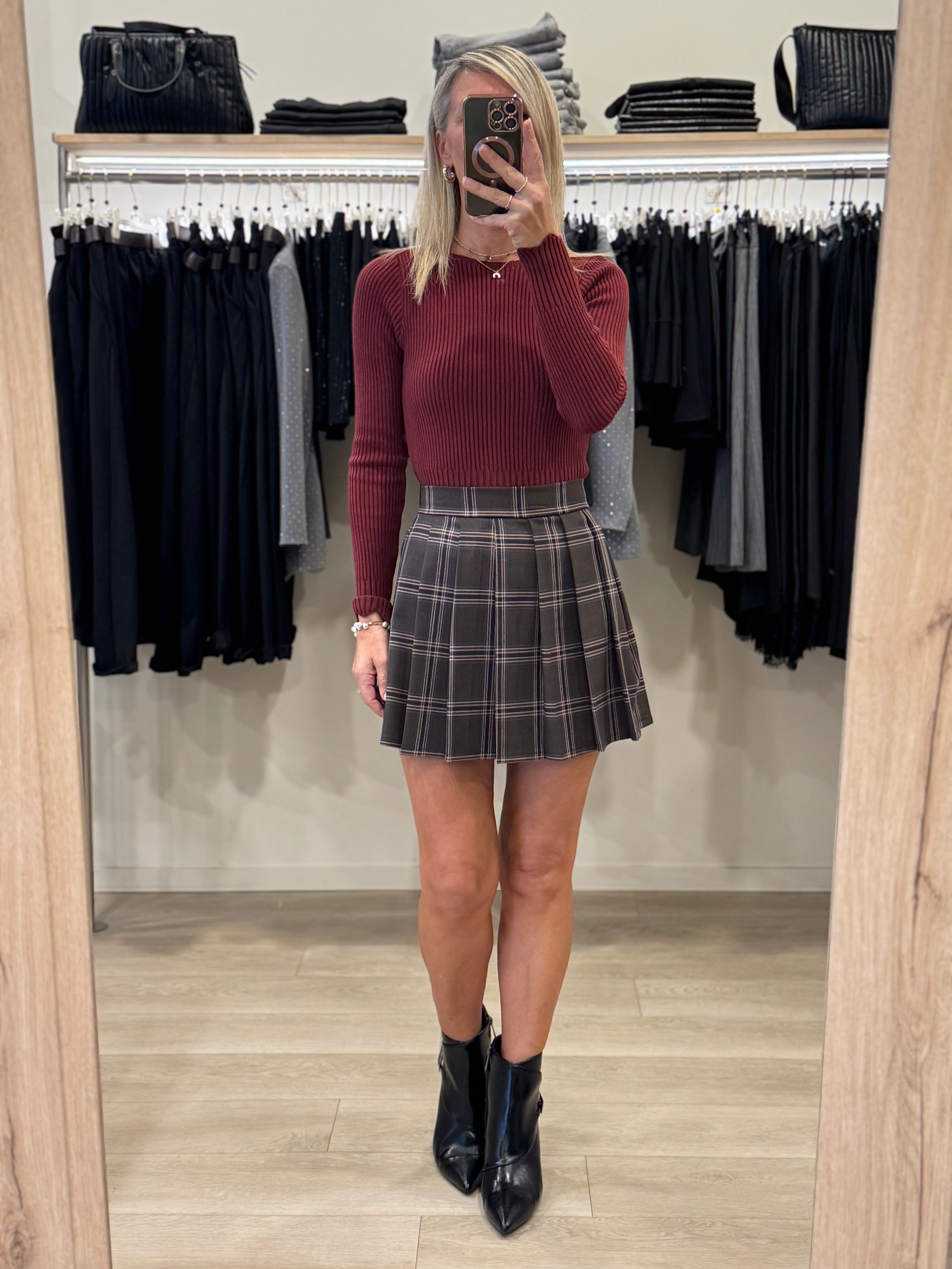 Gonna check pieghe adora