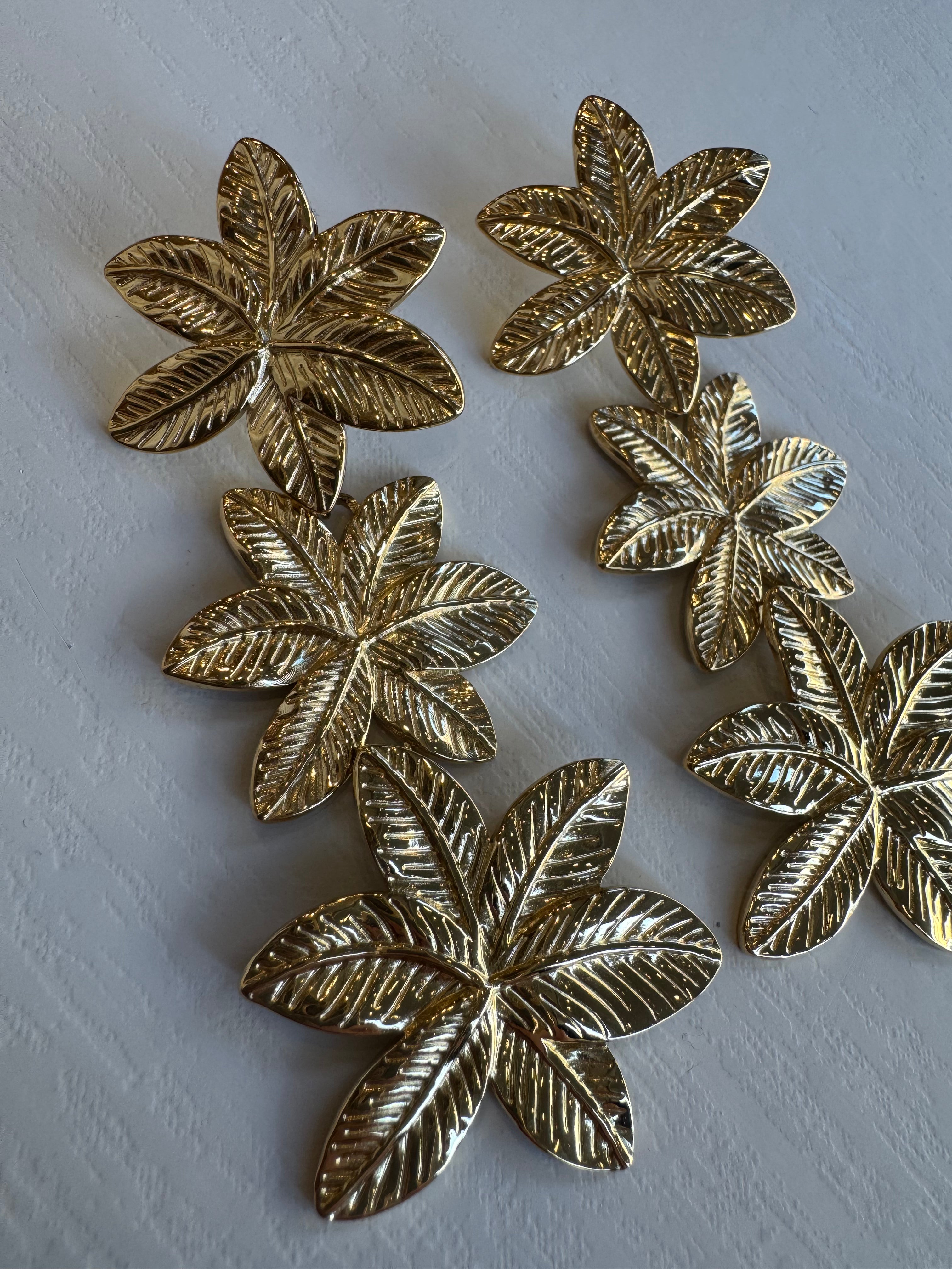 Orecchino foglie pendenti