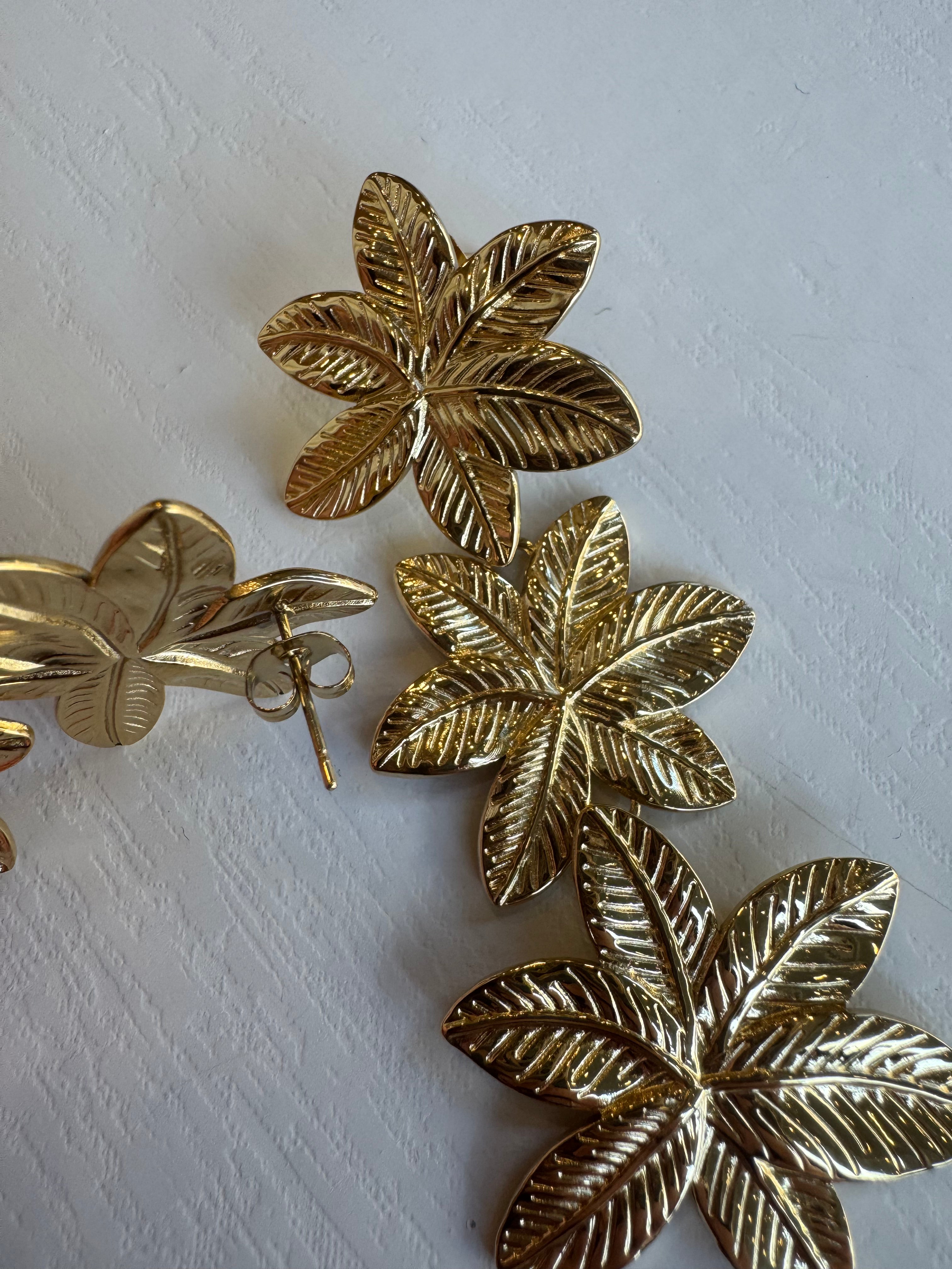 Orecchino foglie pendenti