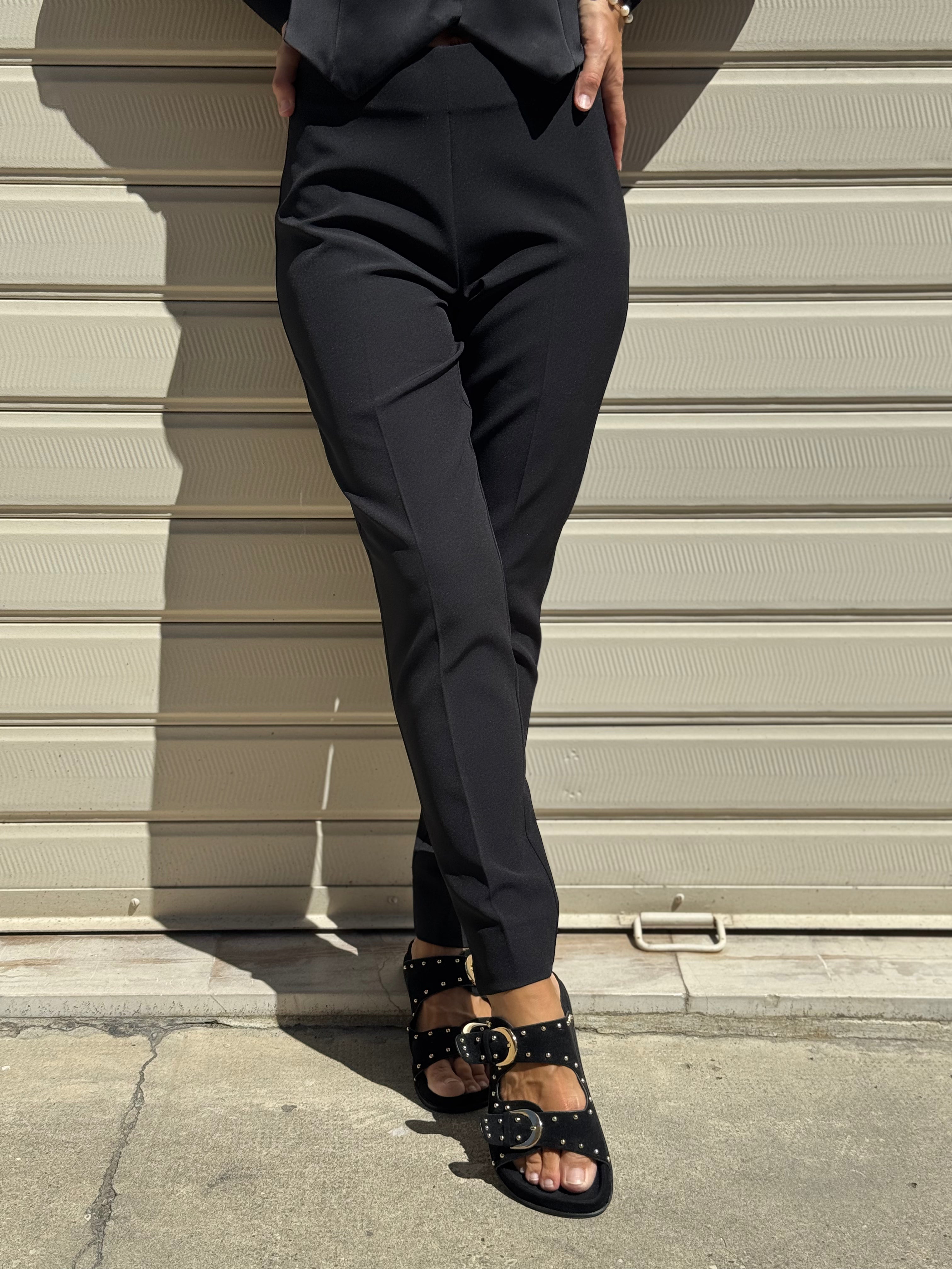 Pantalone sigaretta