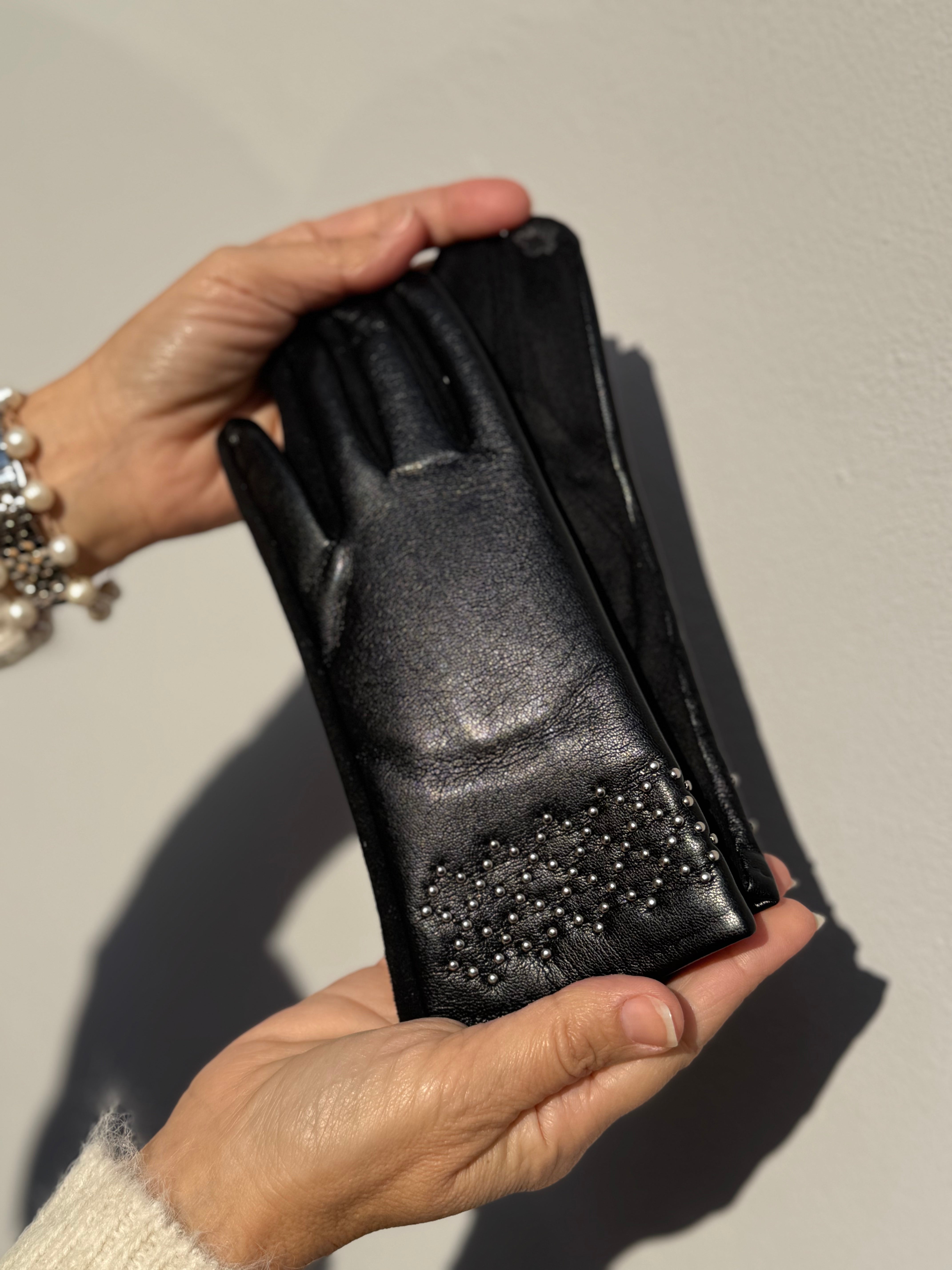 Guanti similpelle borchiette mimì