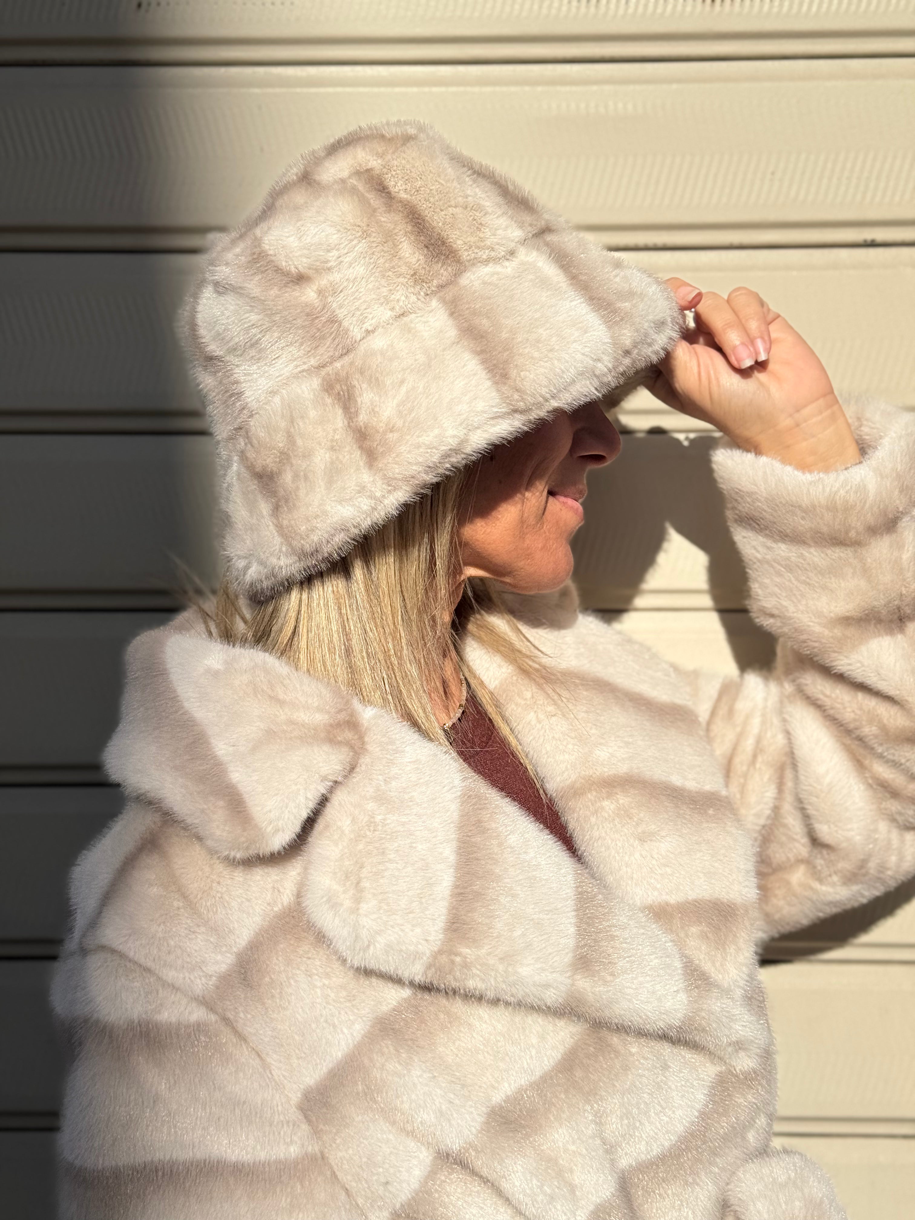 Cappello ecopelliccia adora