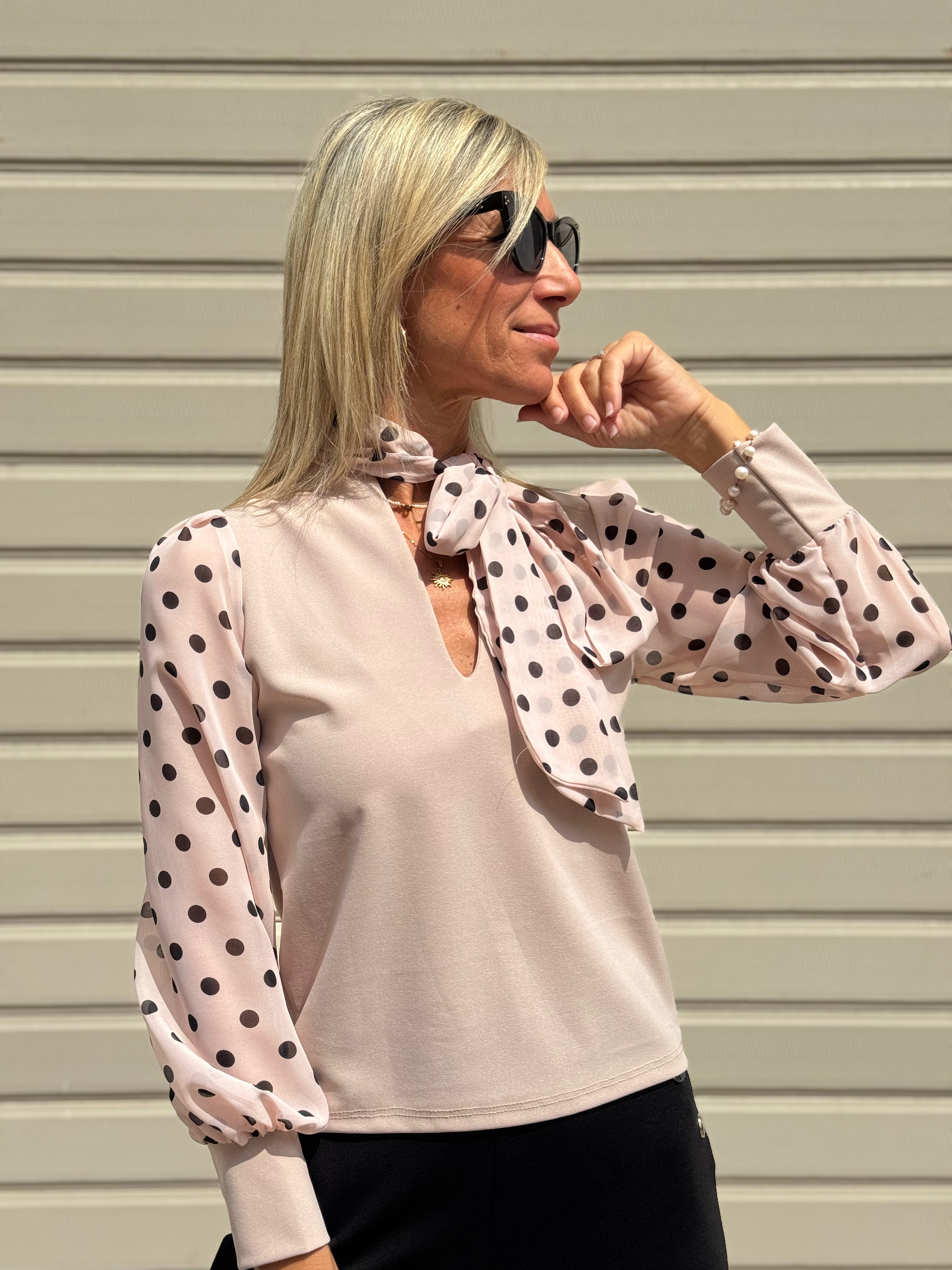 Blusa fiocco pois