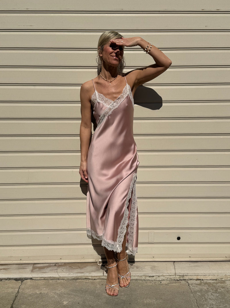 Abito in raso con pizzo imperial
