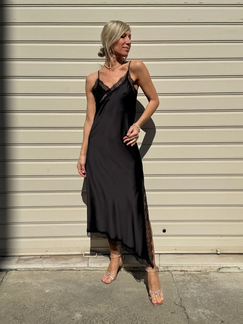 Abito in raso con pizzo imperial