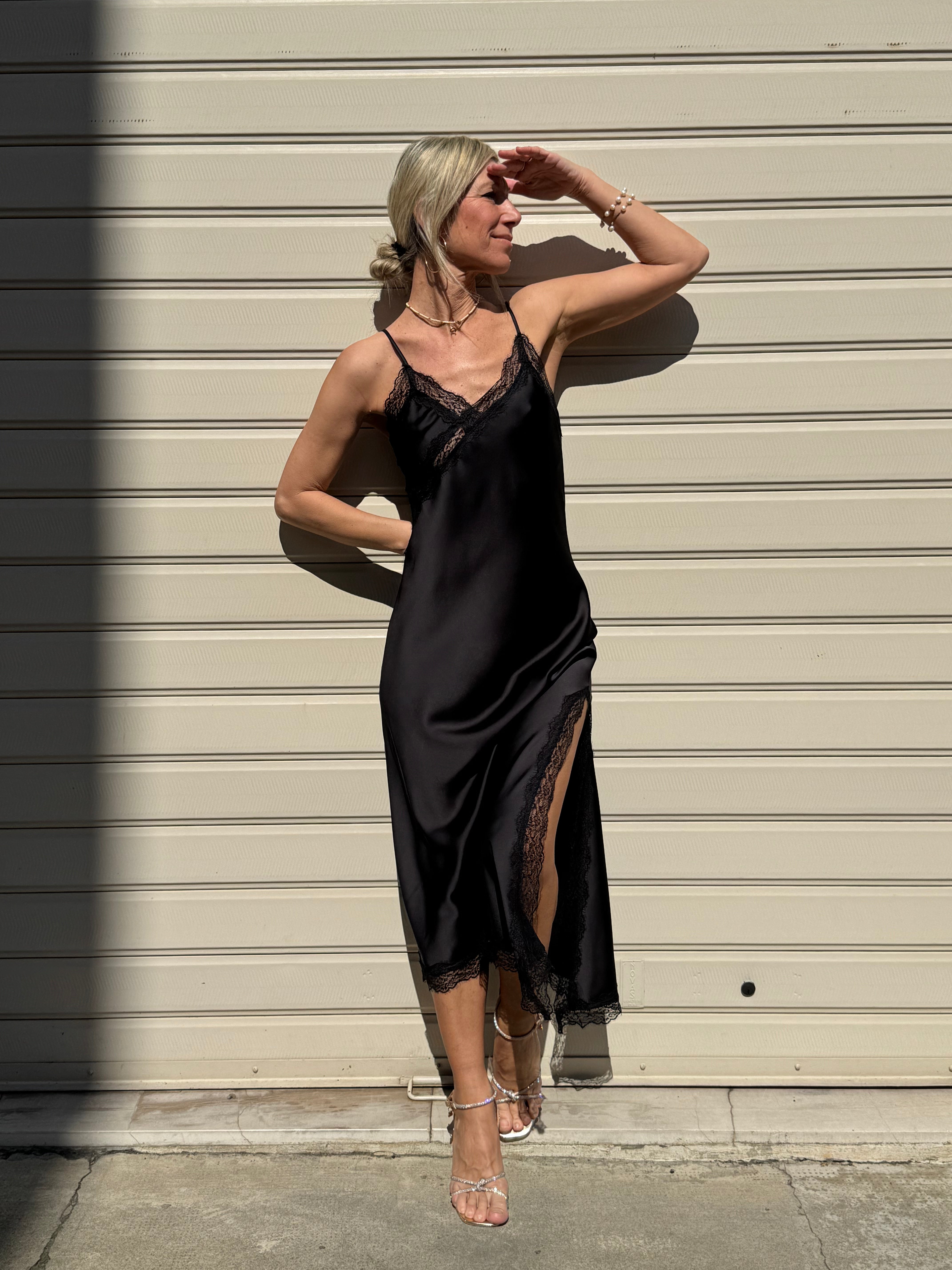 Abito in raso con pizzo imperial