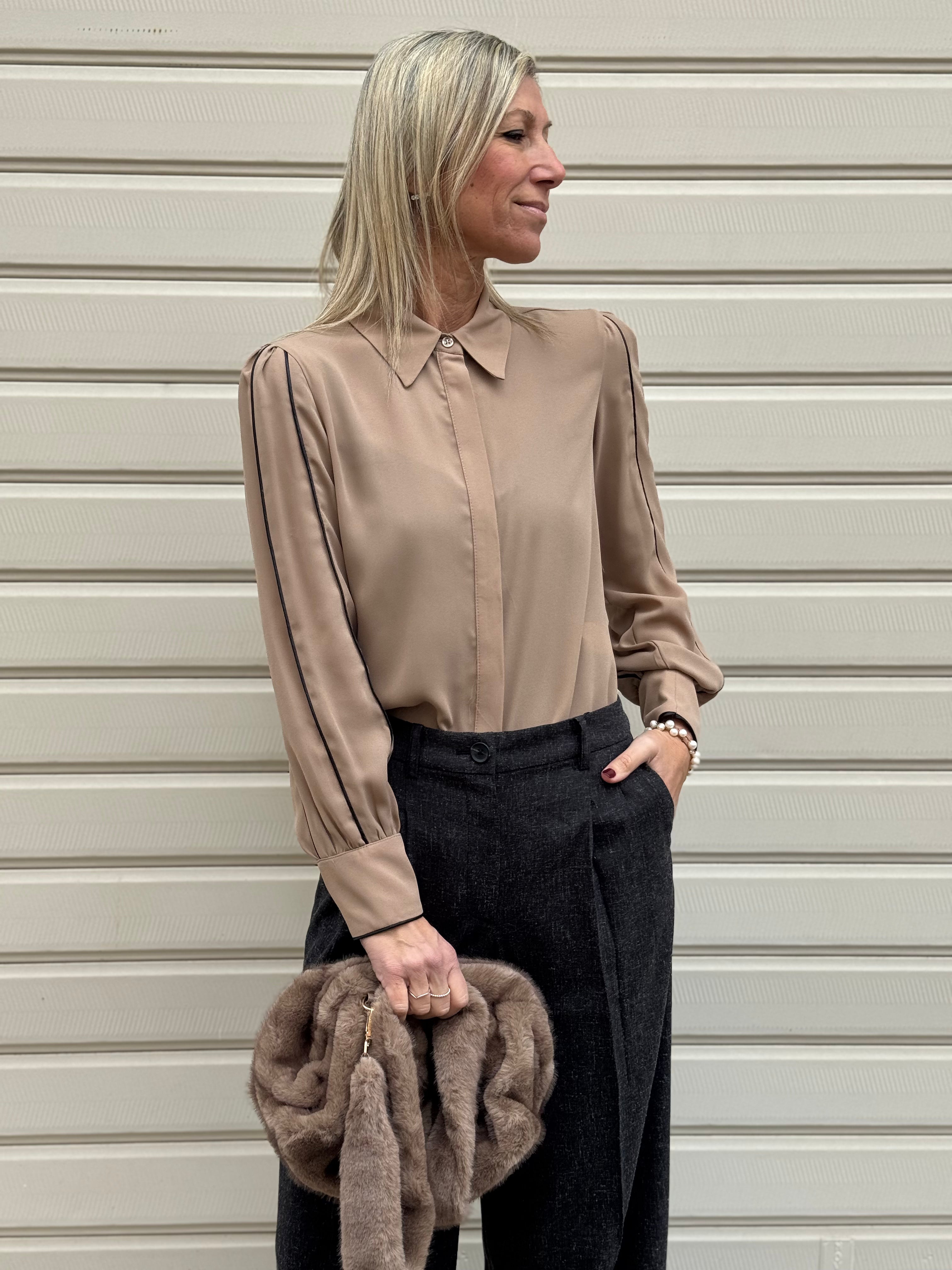 Camicia profili maniche mimì