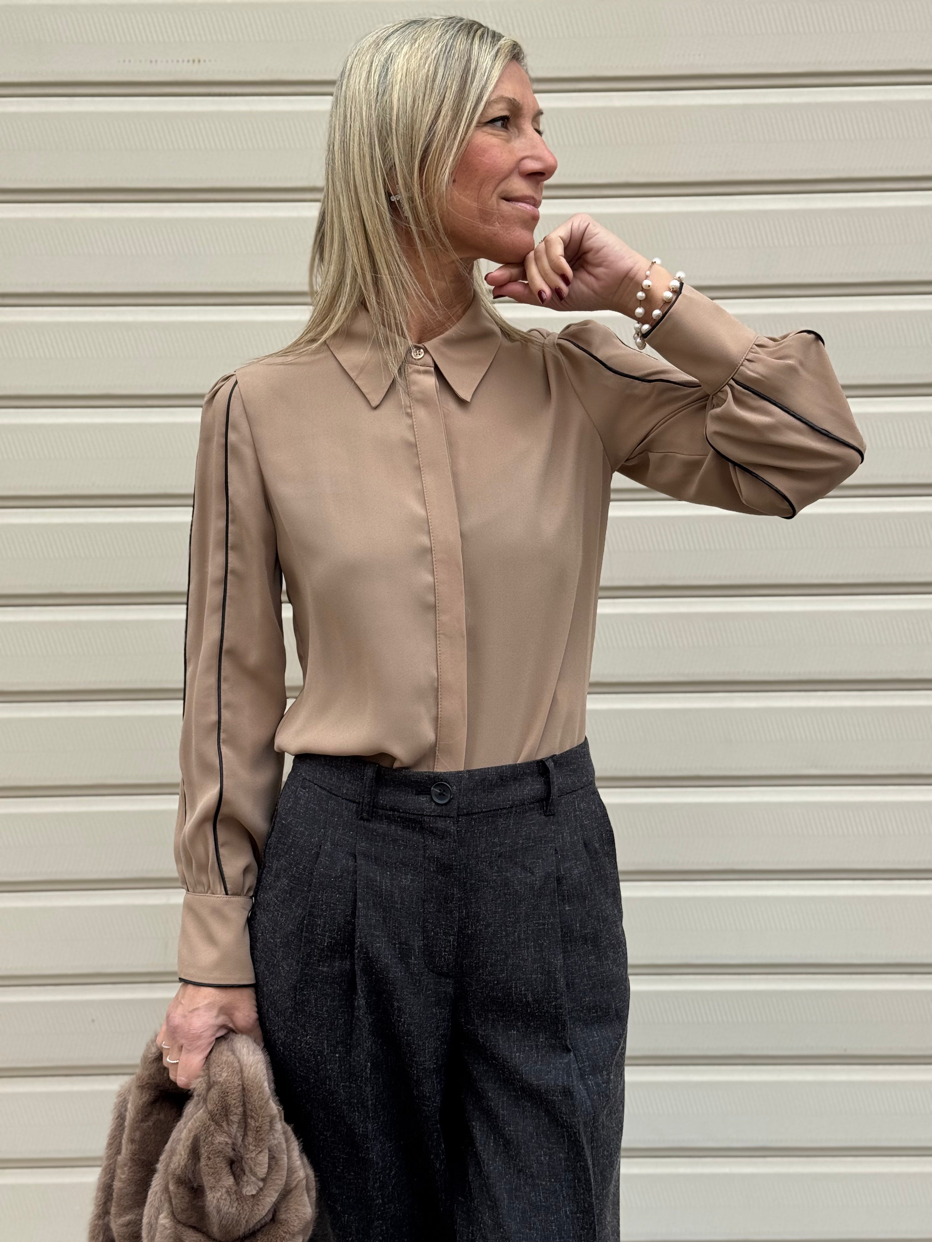 Camicia profili maniche mimì