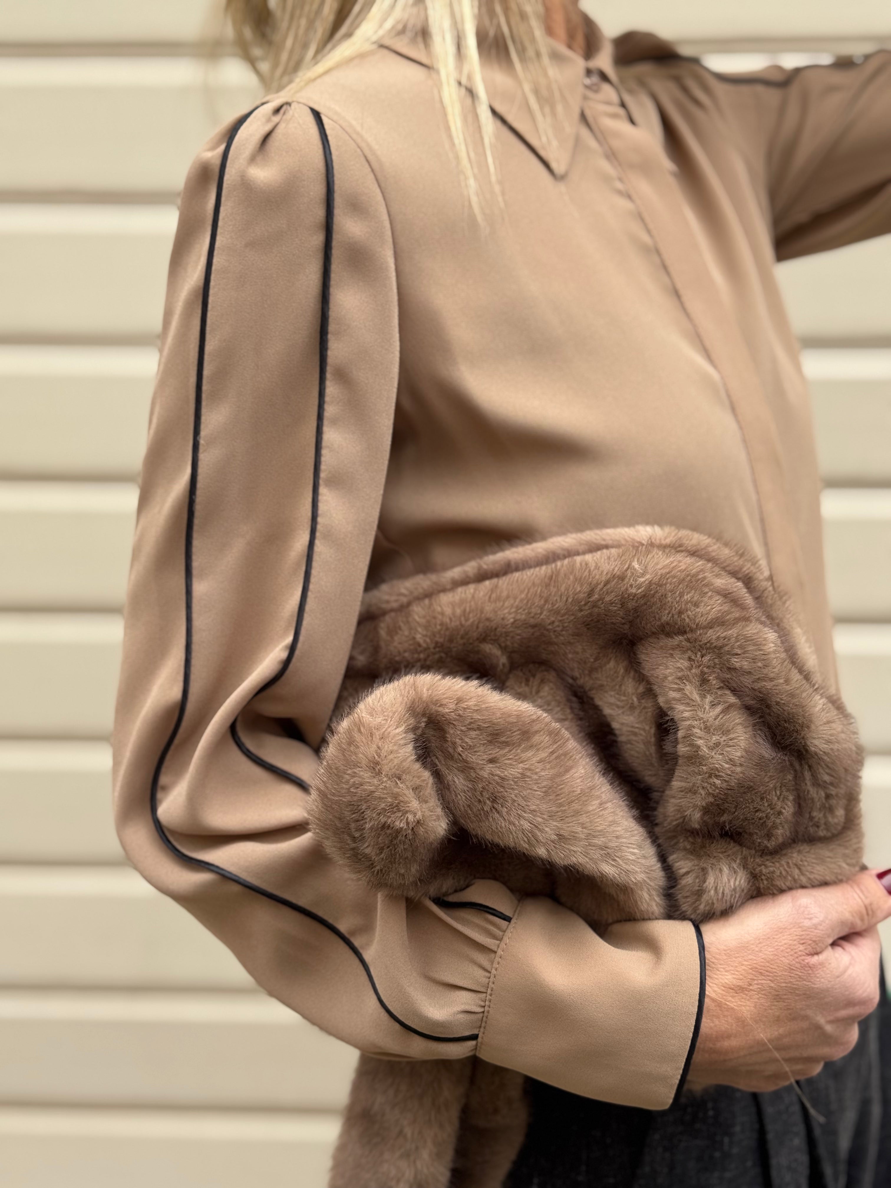 Camicia profili maniche mimì