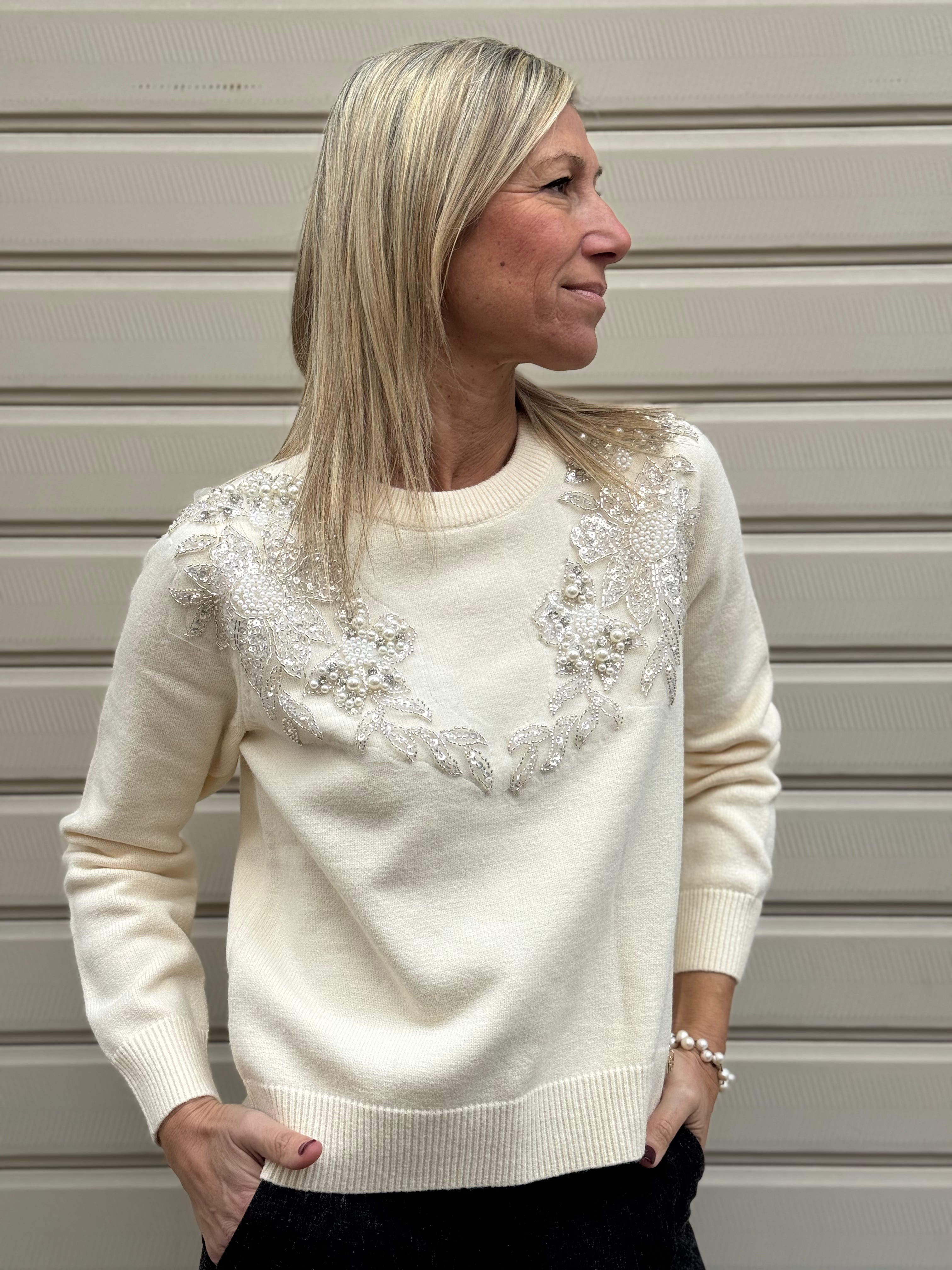 Maglia girocollo perle artigli