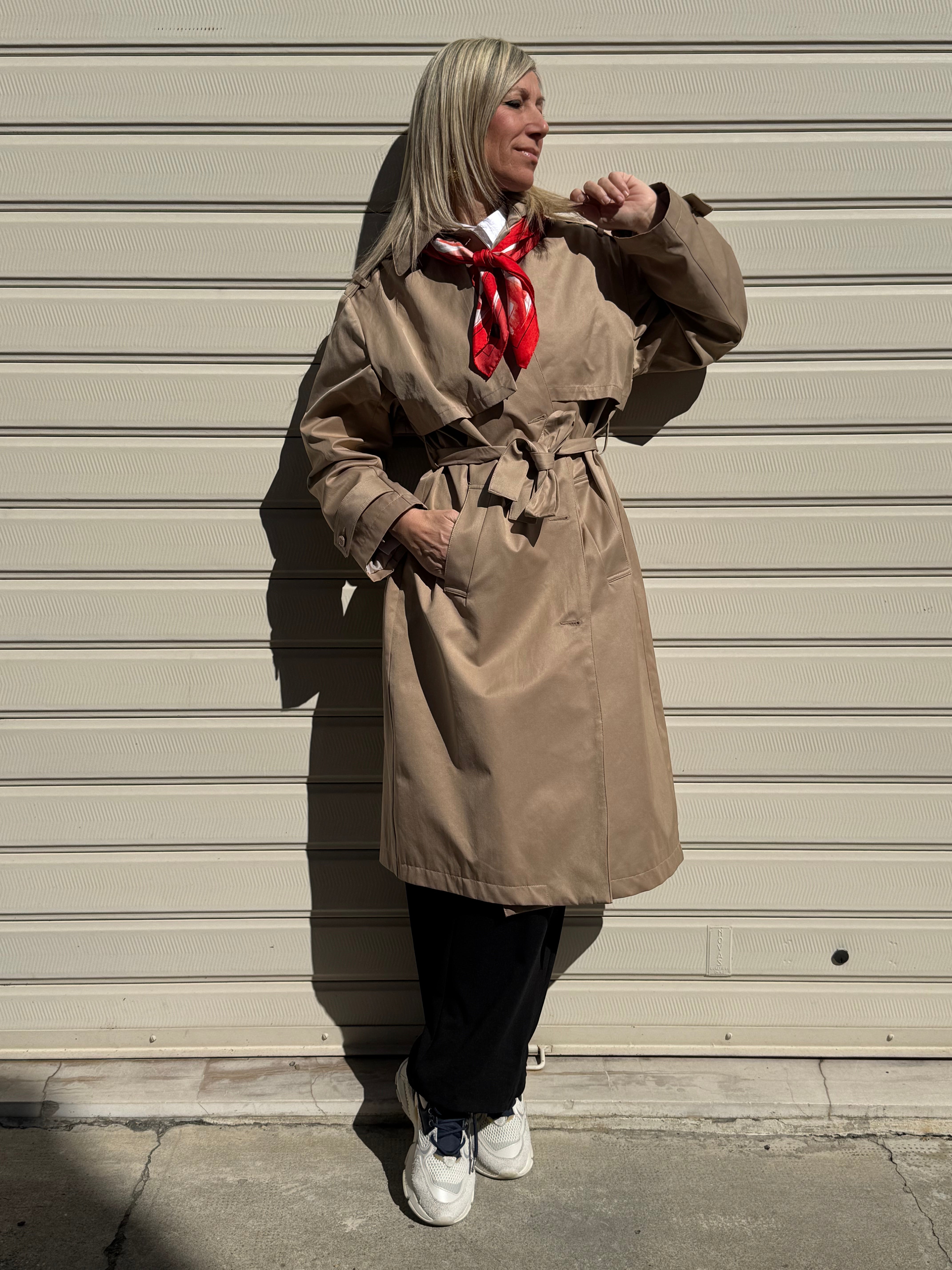 Trench con foulard imperial