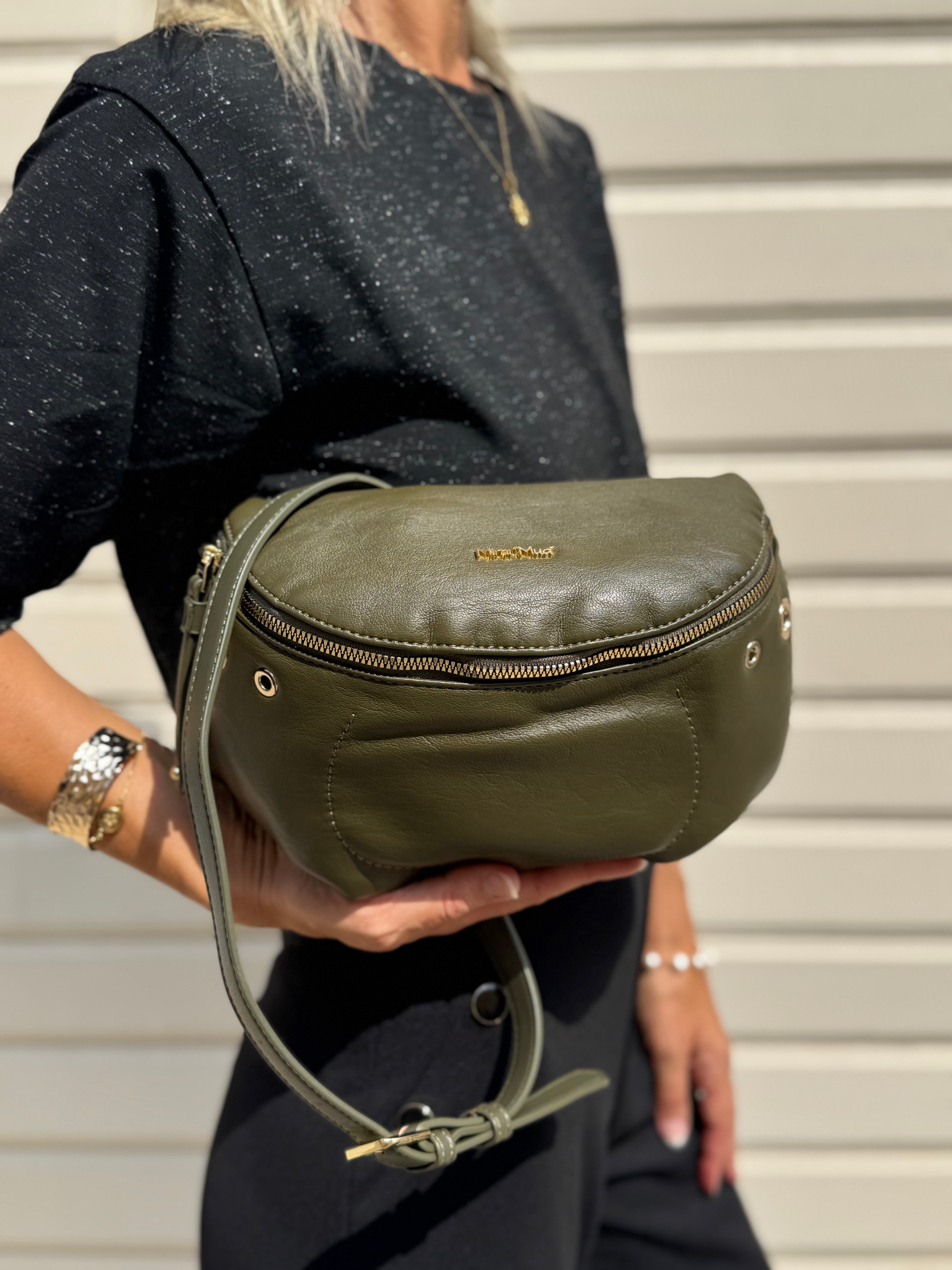 Borsa marsupio con occhielli