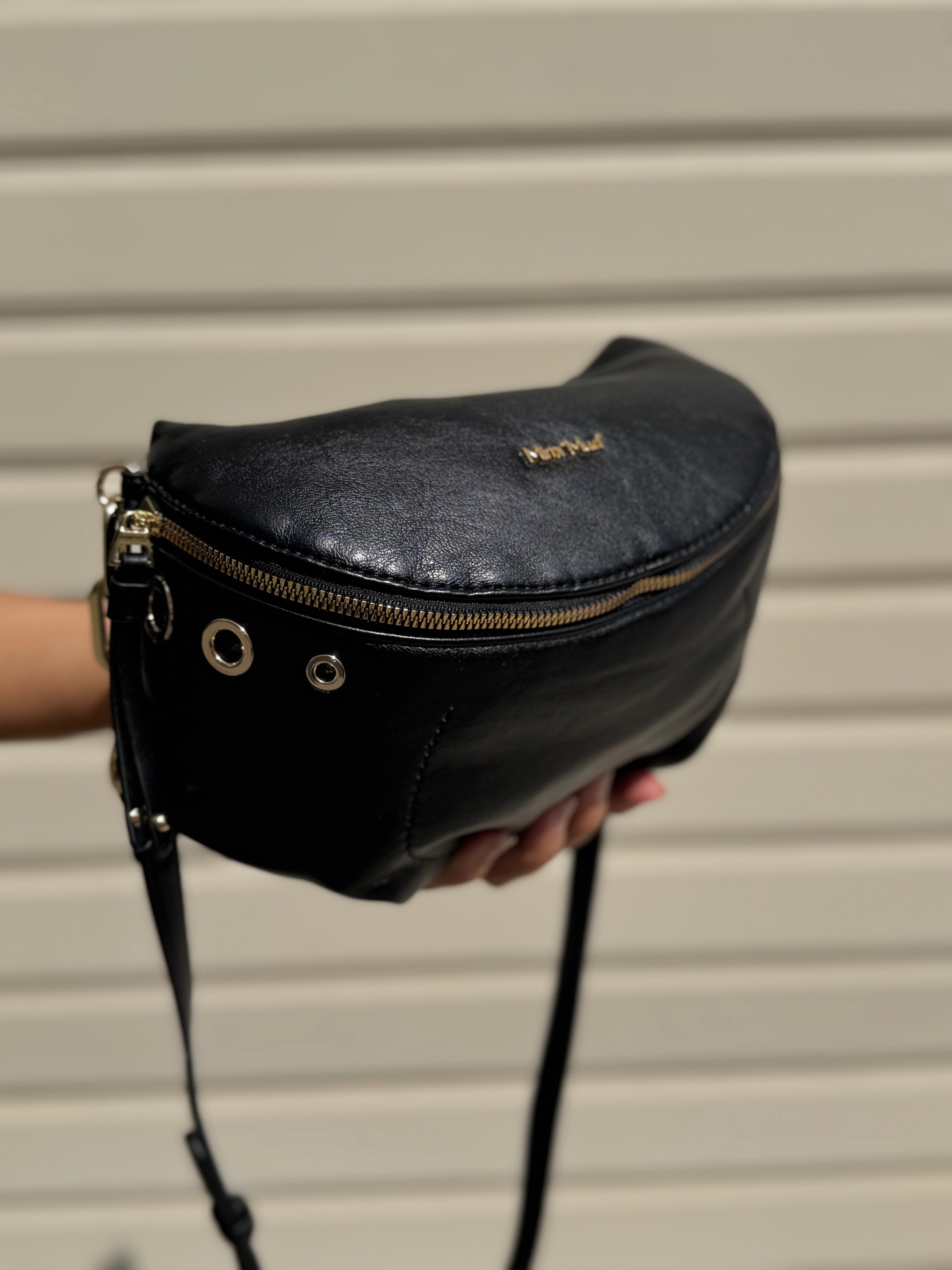Borsa marsupio con occhielli