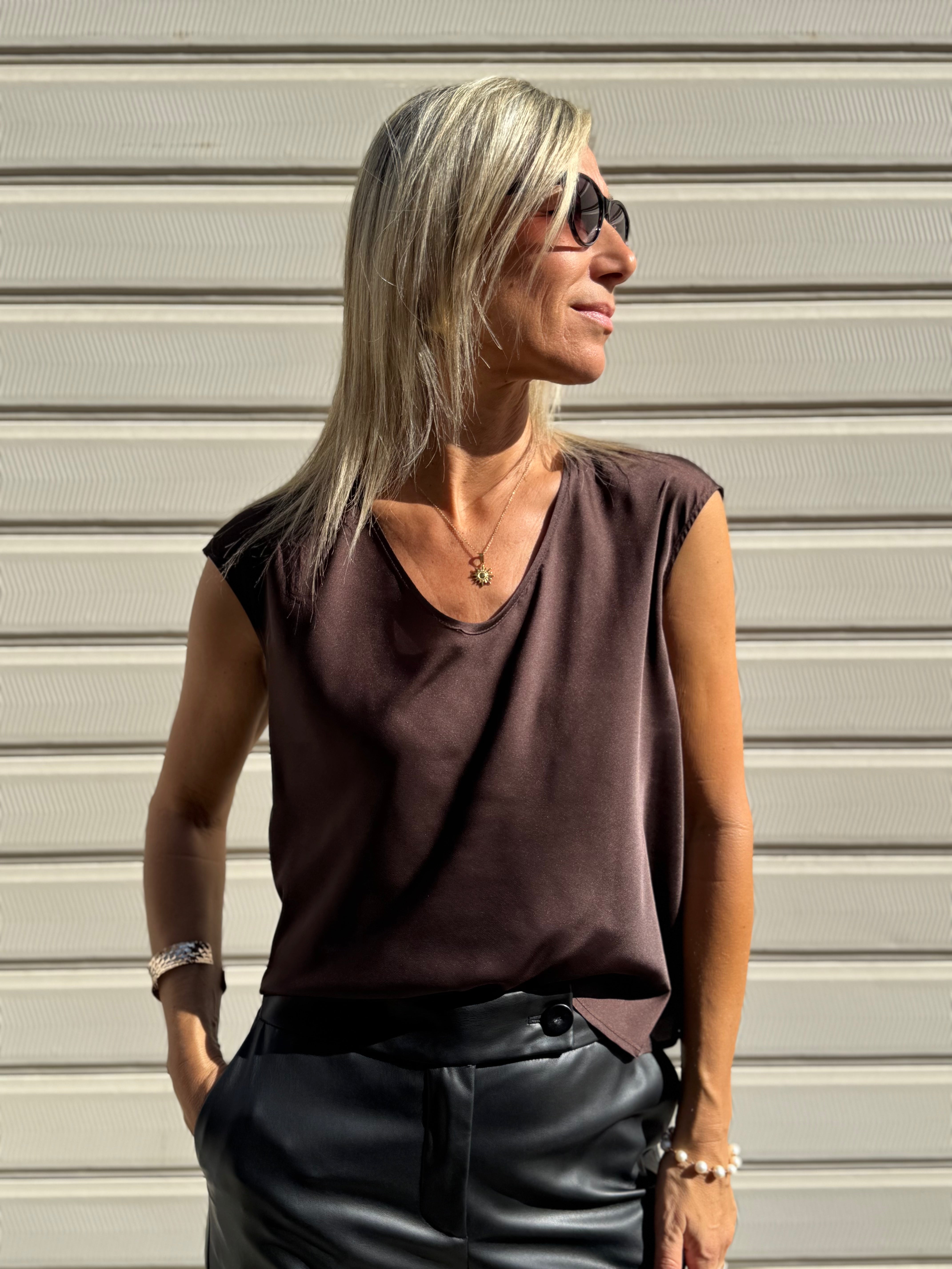 Blusa scollo v raso
