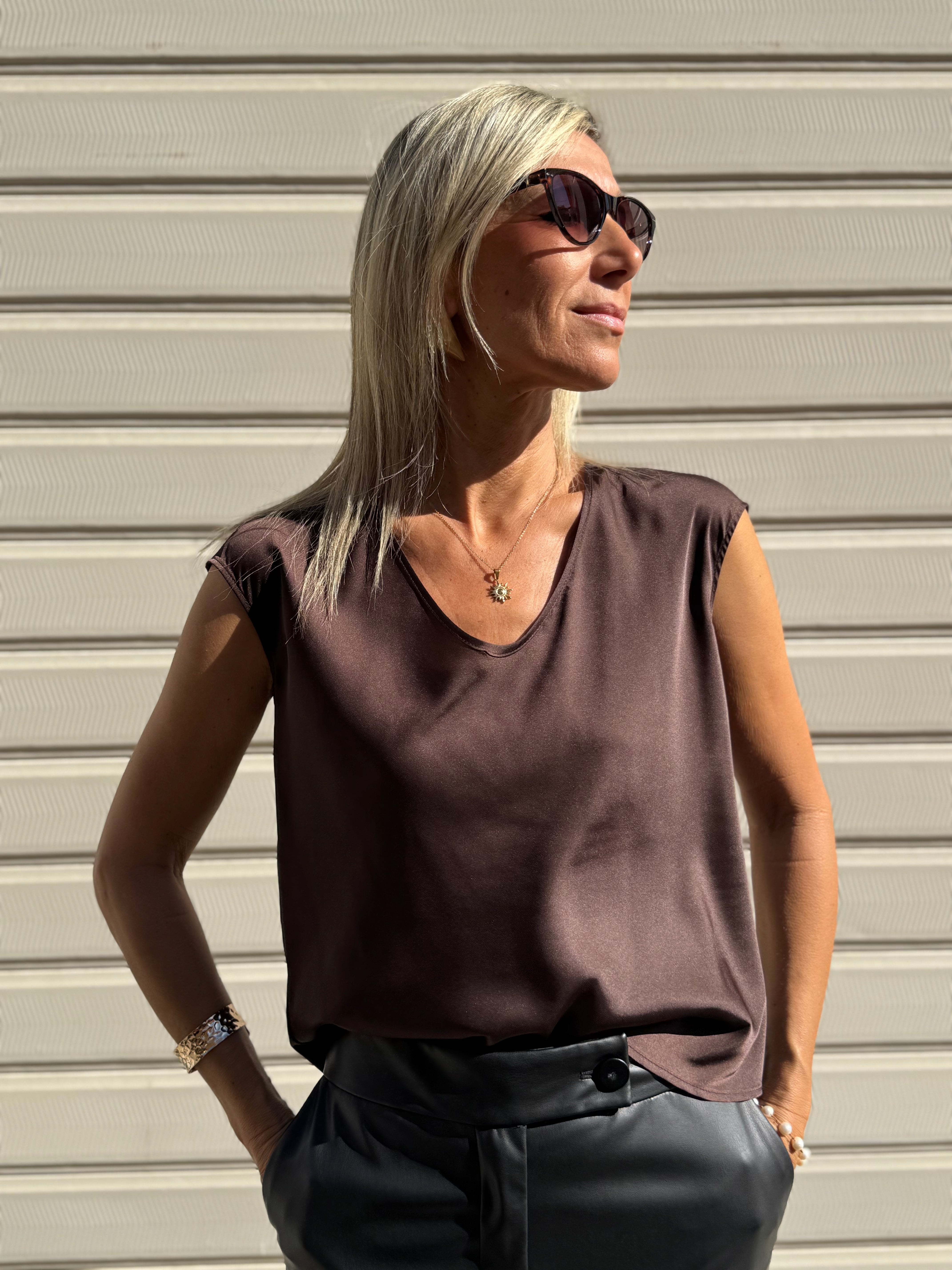 Blusa scollo v raso