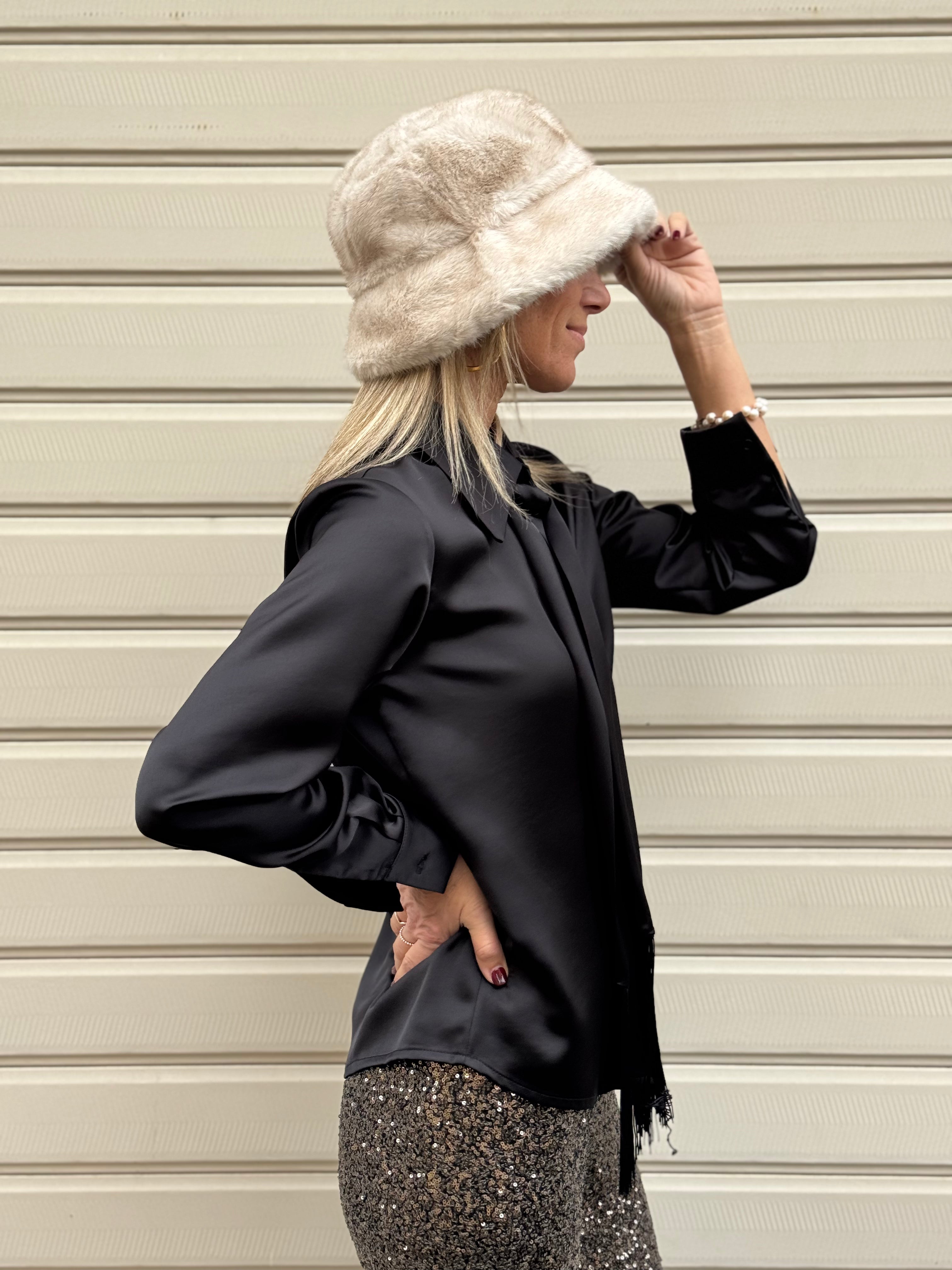 Camicia sciarpa frange kontatto