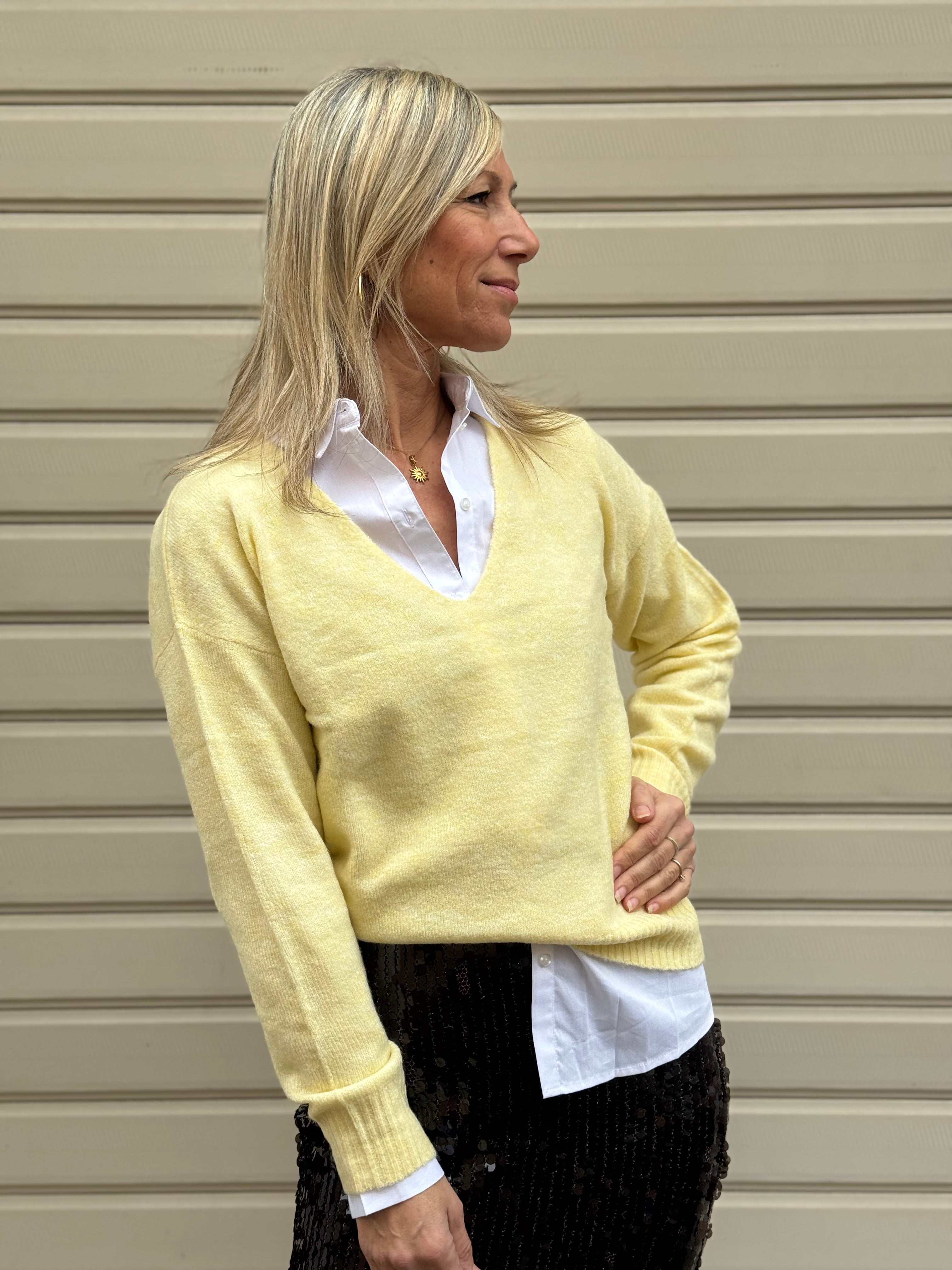 Maglia scollo v pastello 🖍️