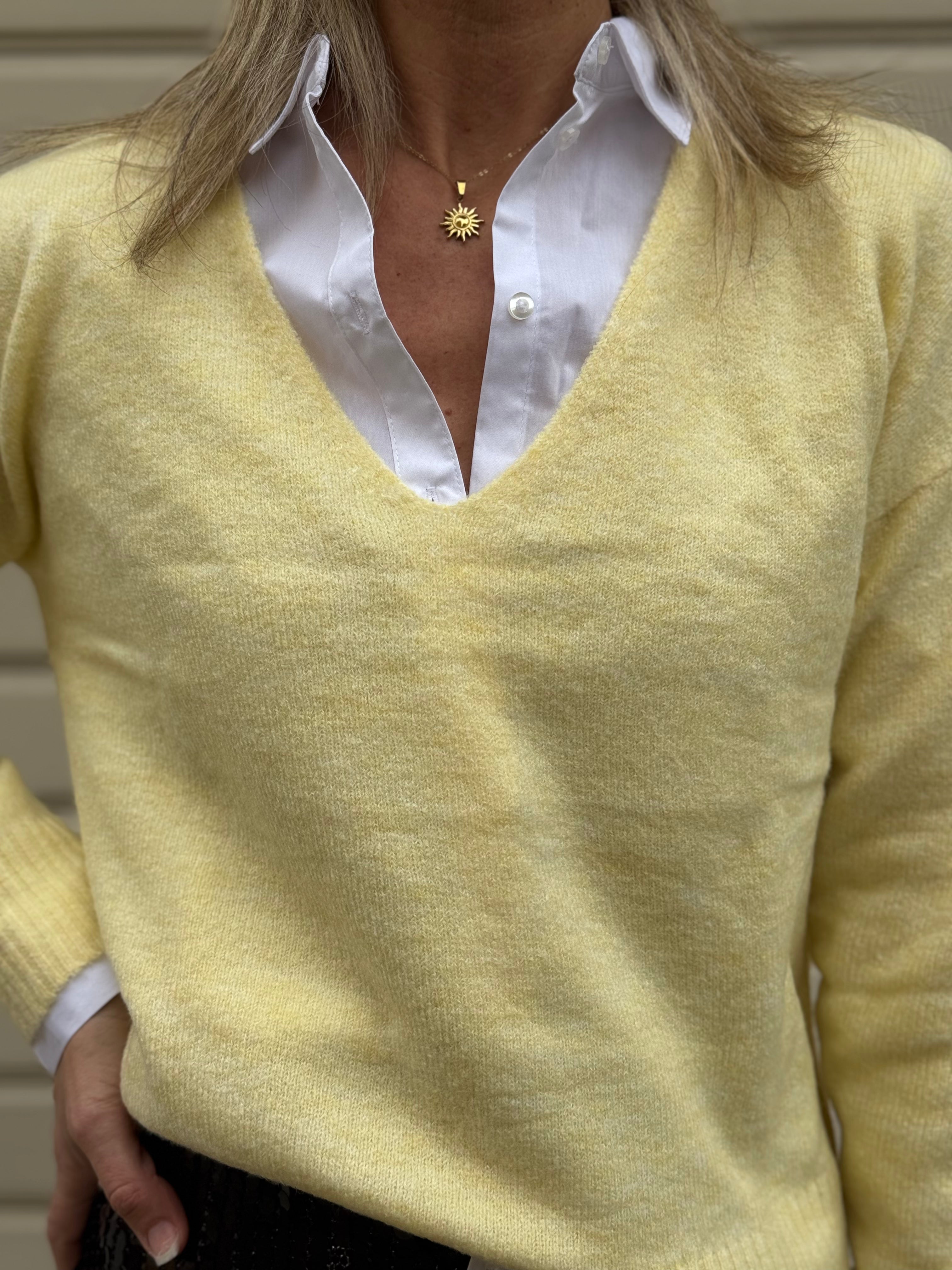 Maglia scollo v pastello 🖍️