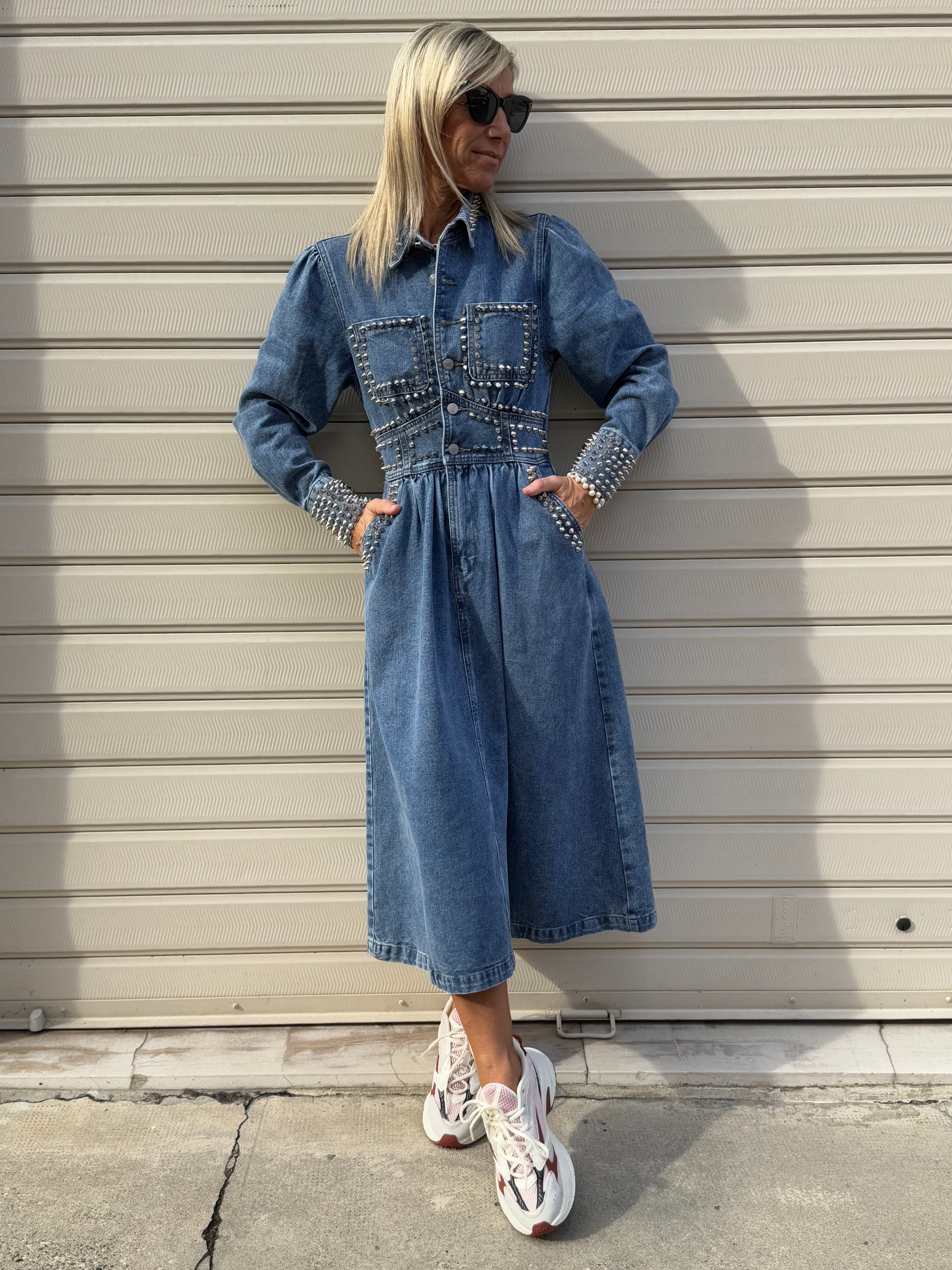 Abito denim borchie kontatto