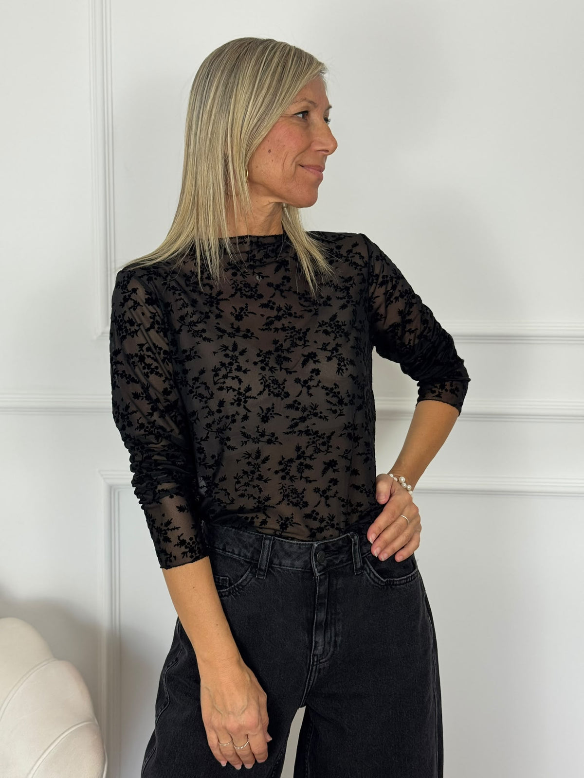 Maglia tulle ricami adora